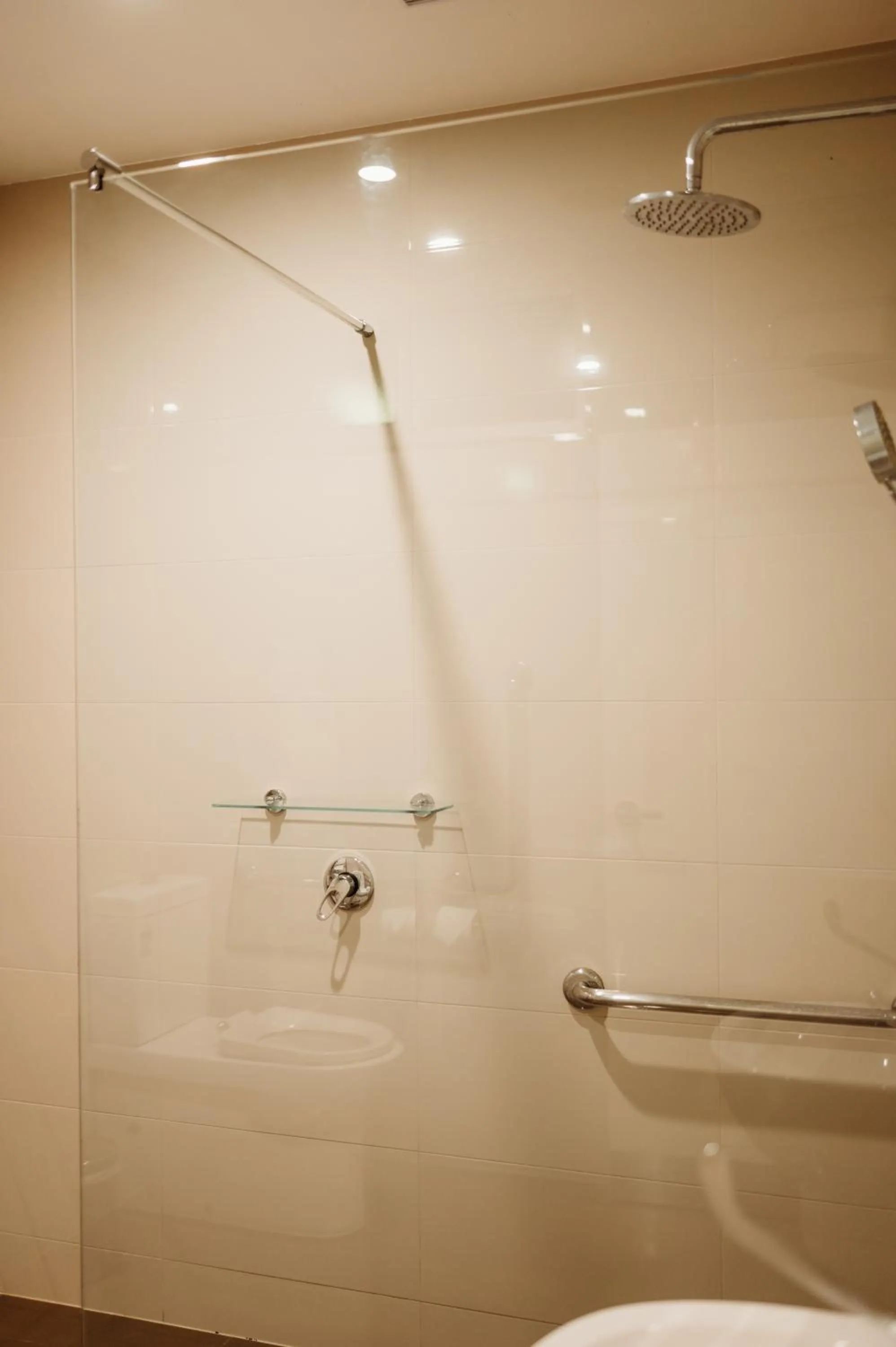 Shower in Ceduna Foreshore Hotel Motel
