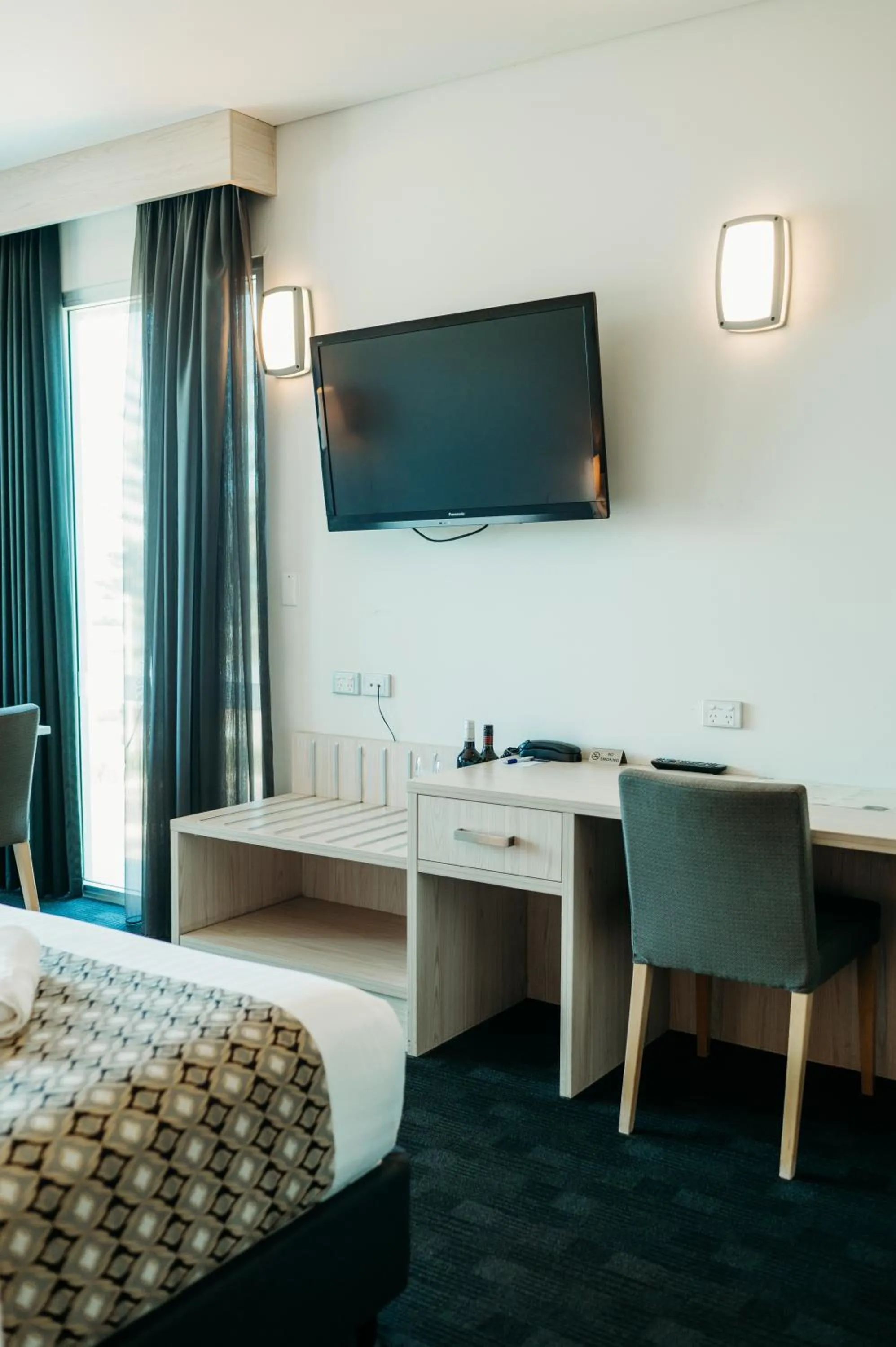 TV and multimedia, Bed in Ceduna Foreshore Hotel Motel