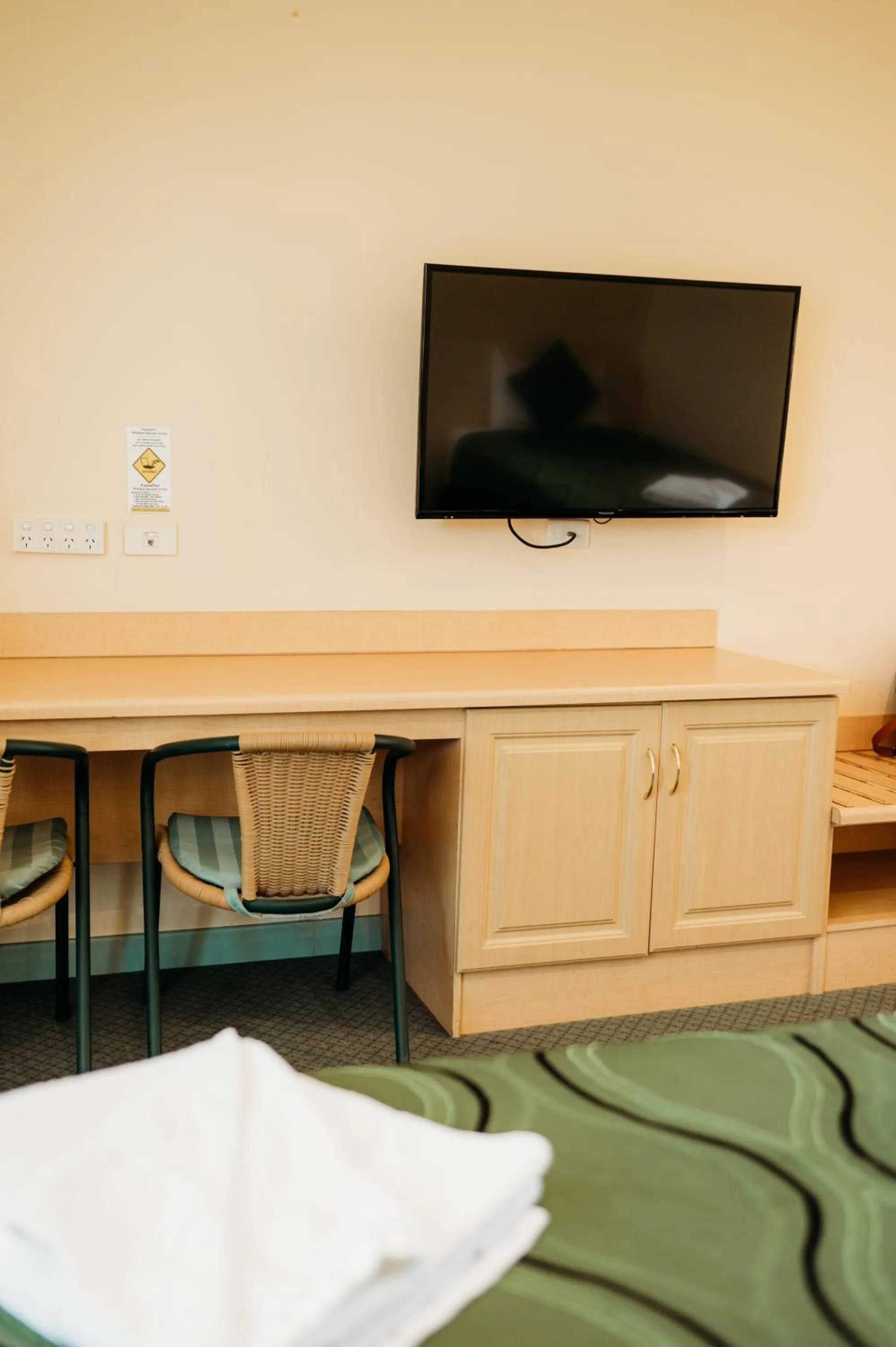 TV and multimedia in Ceduna Foreshore Hotel Motel