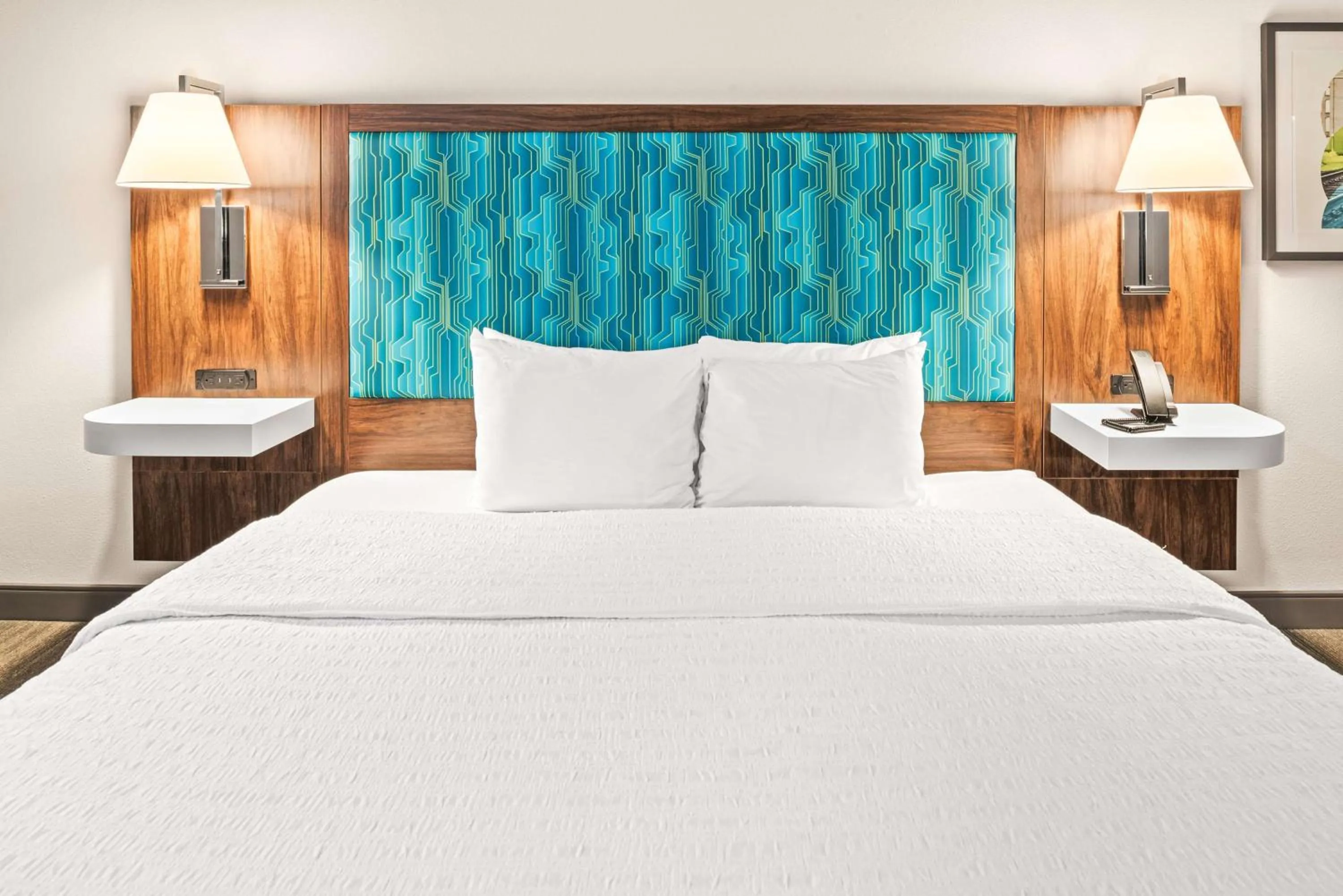 Bed in Hampton Inn Columbus-North