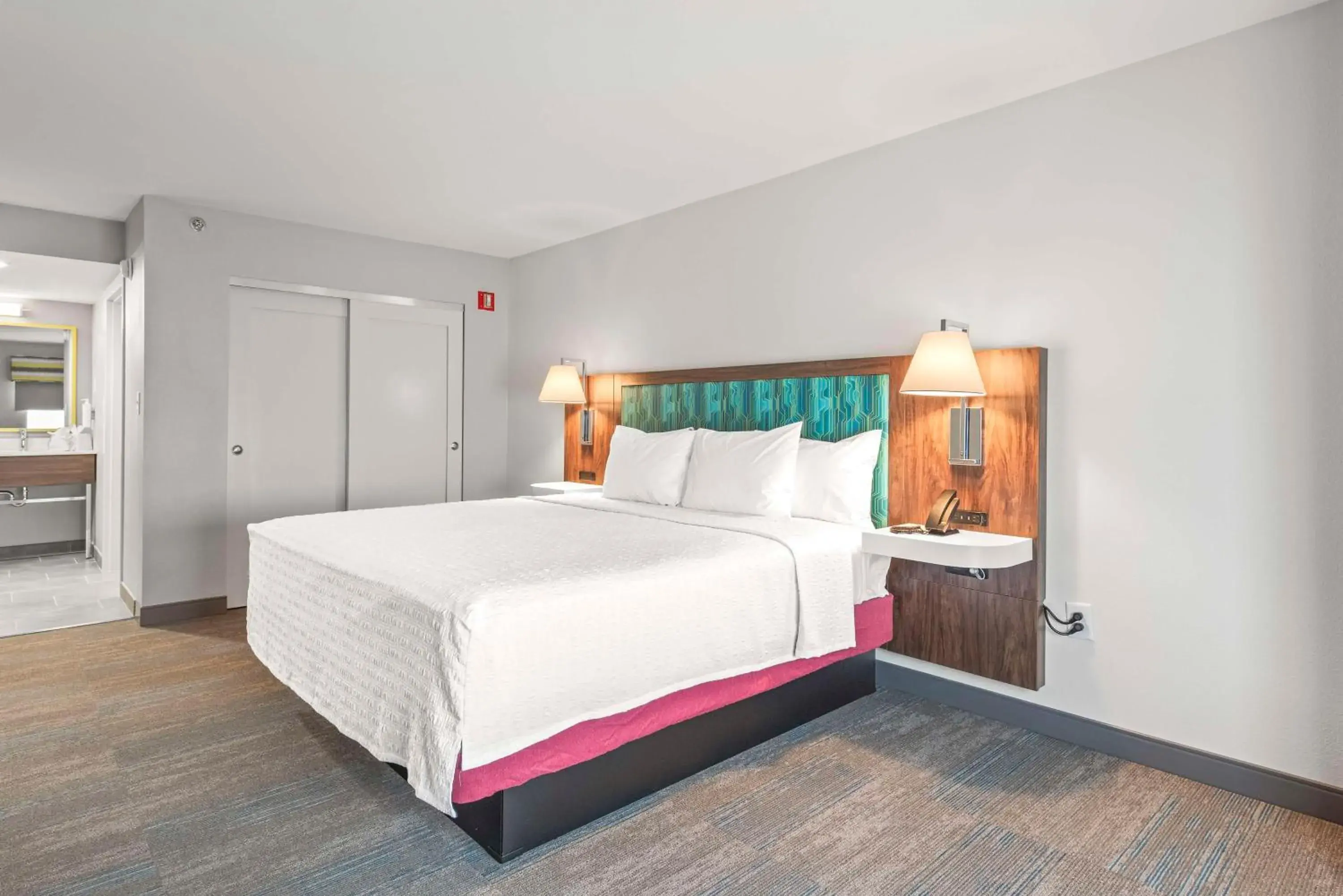 Bed in Hampton Inn Columbus-North Bed in Hampton Inn Columbus-North