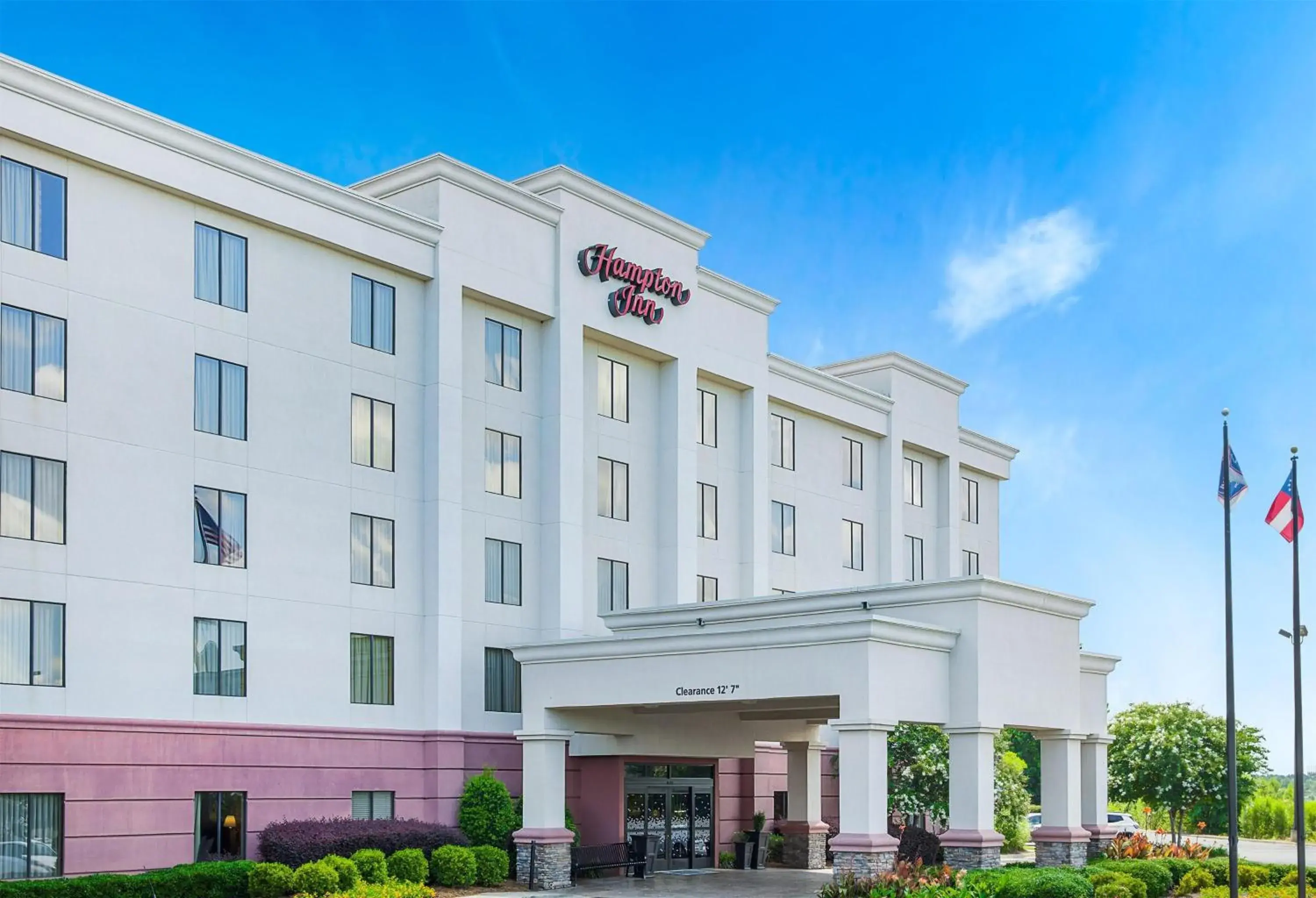 Property building in Hampton Inn Columbus-North Property building in Hampton Inn Columbus-North