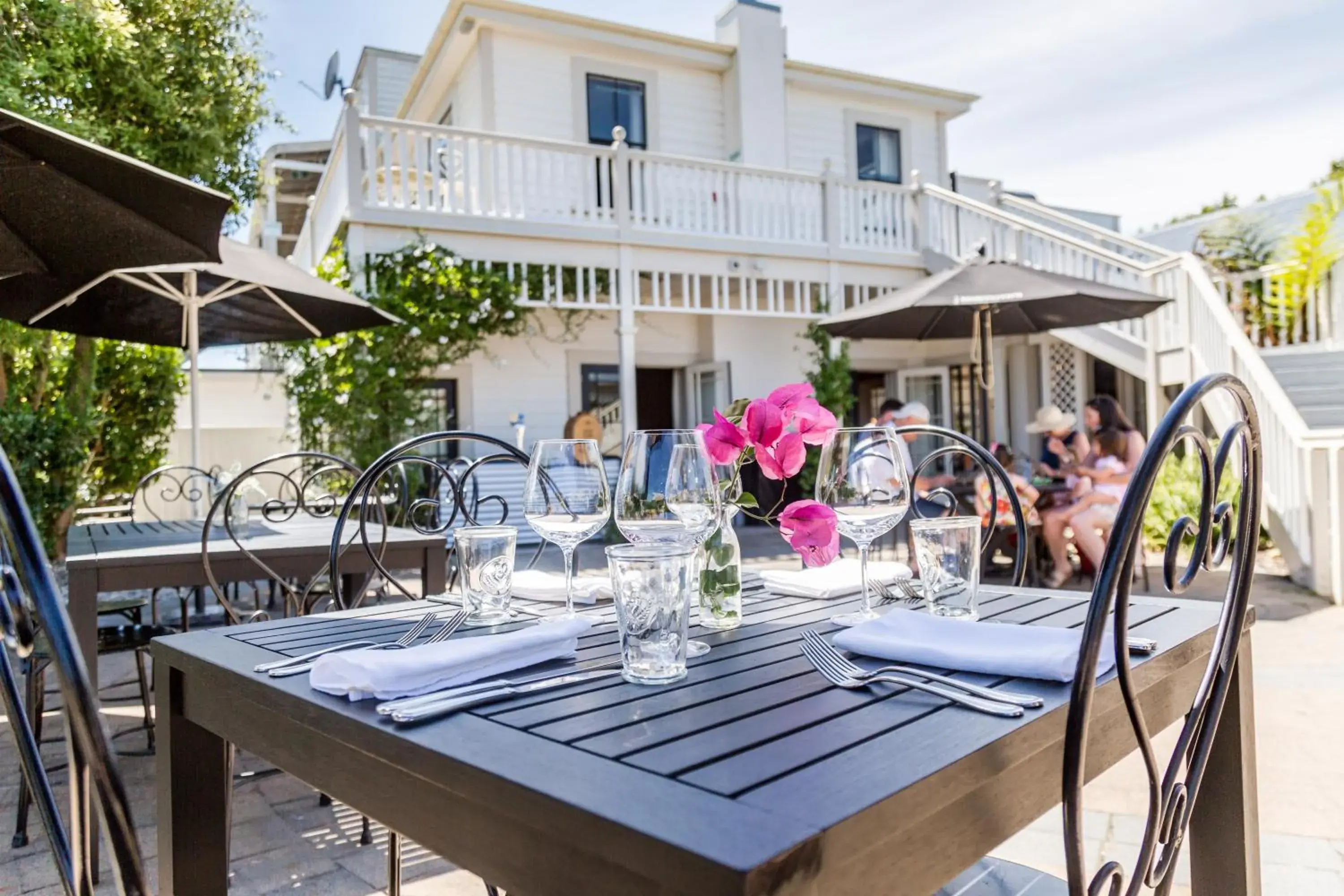 Restaurant/places to eat in The Martinborough Hotel Restaurant/places to eat in The Martinborough Hotel