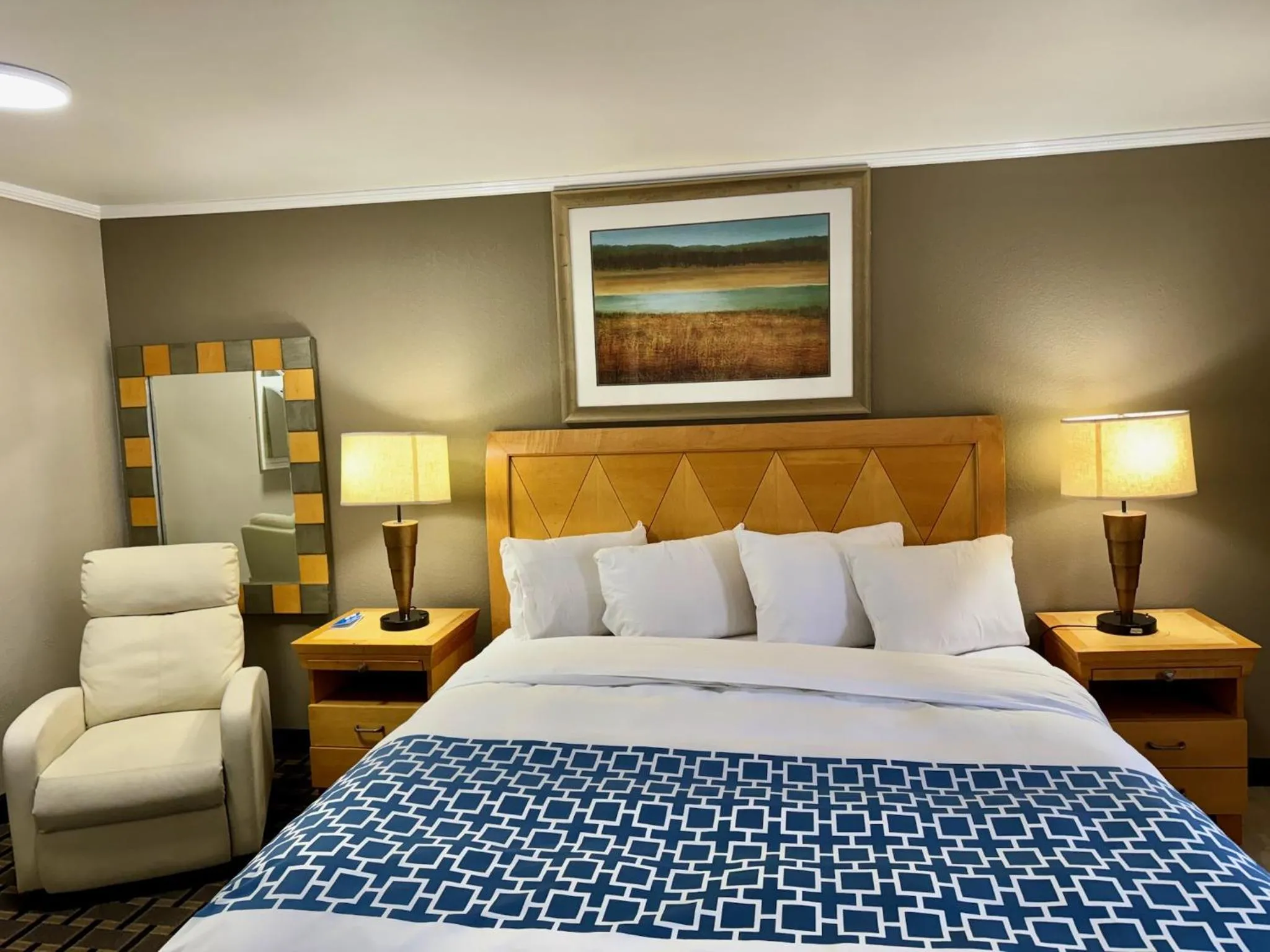 Bed in Rodeway Inn