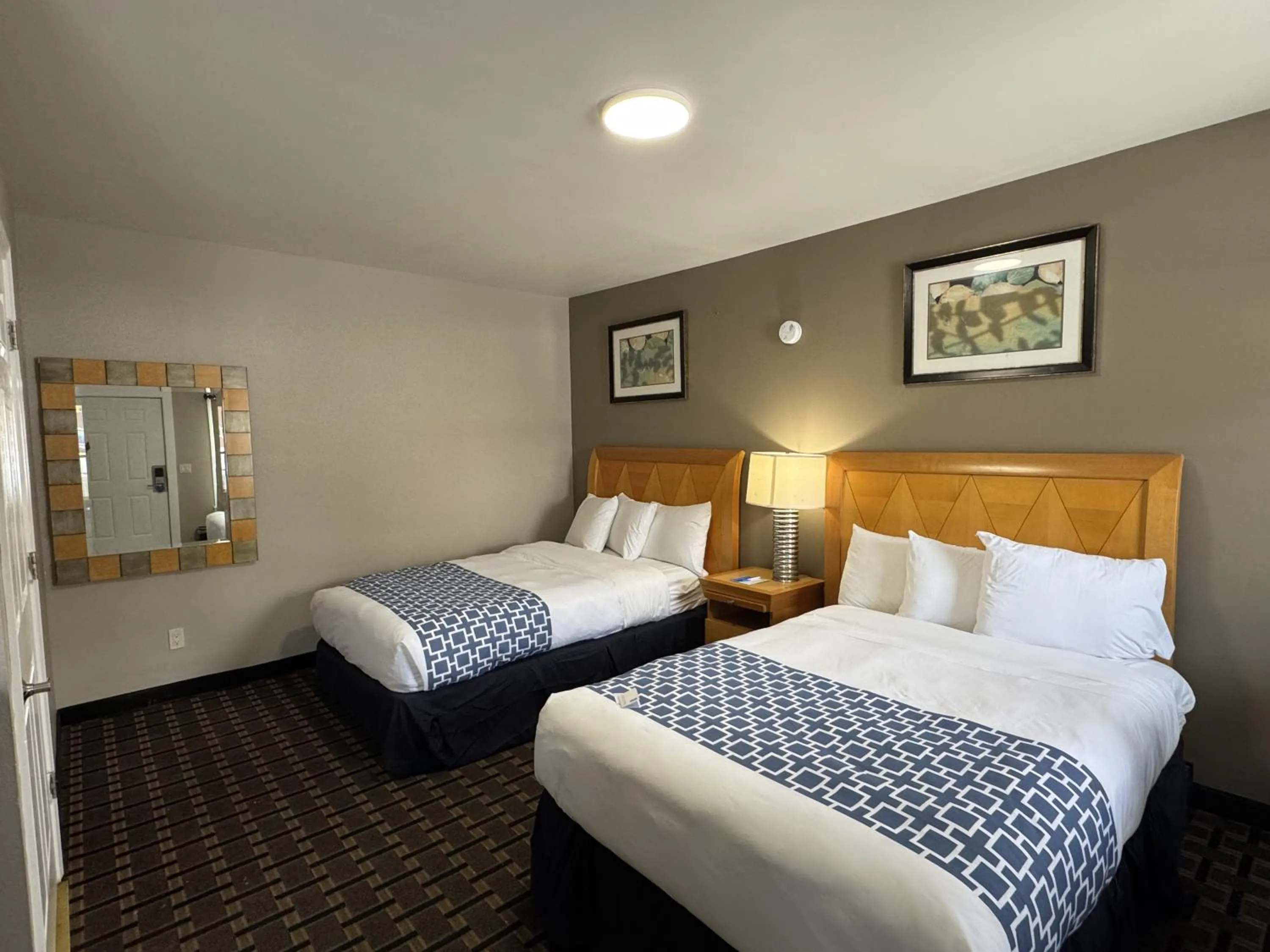 Bed in Rodeway Inn