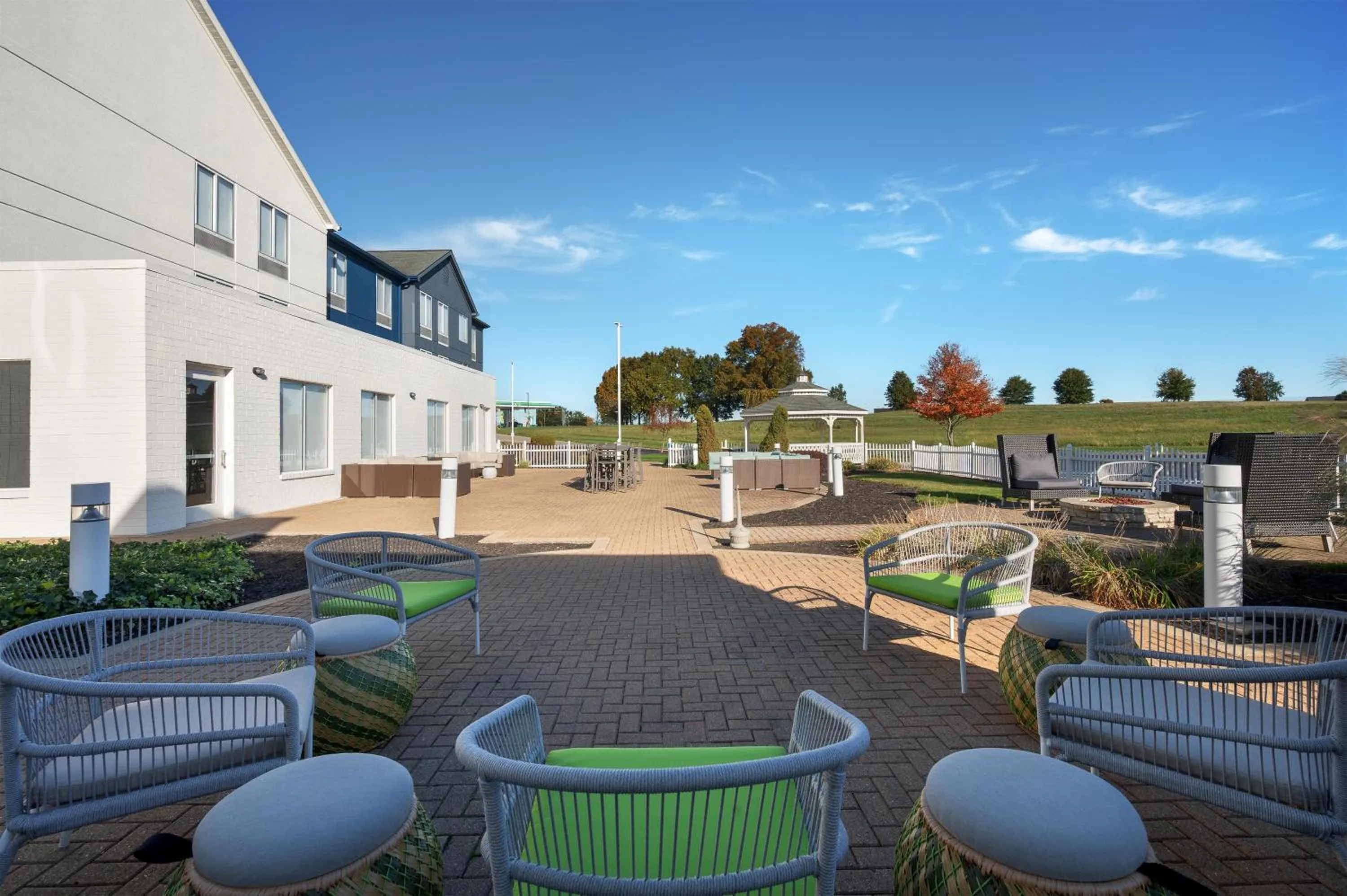 Patio in Hilton Garden Inn Wooster