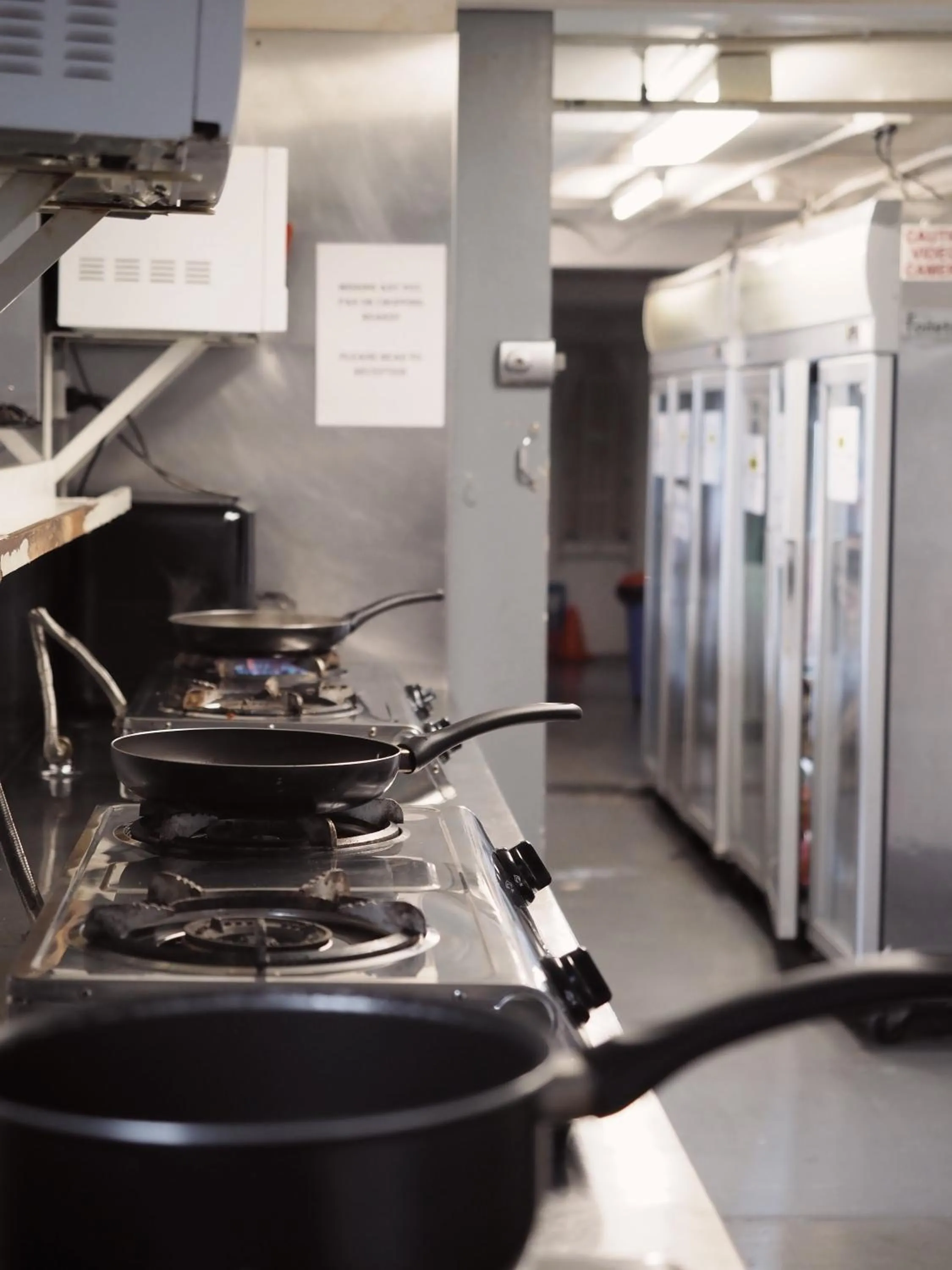 Kitchen or kitchenette in Backpackers In Paradise 18-35 Hostel