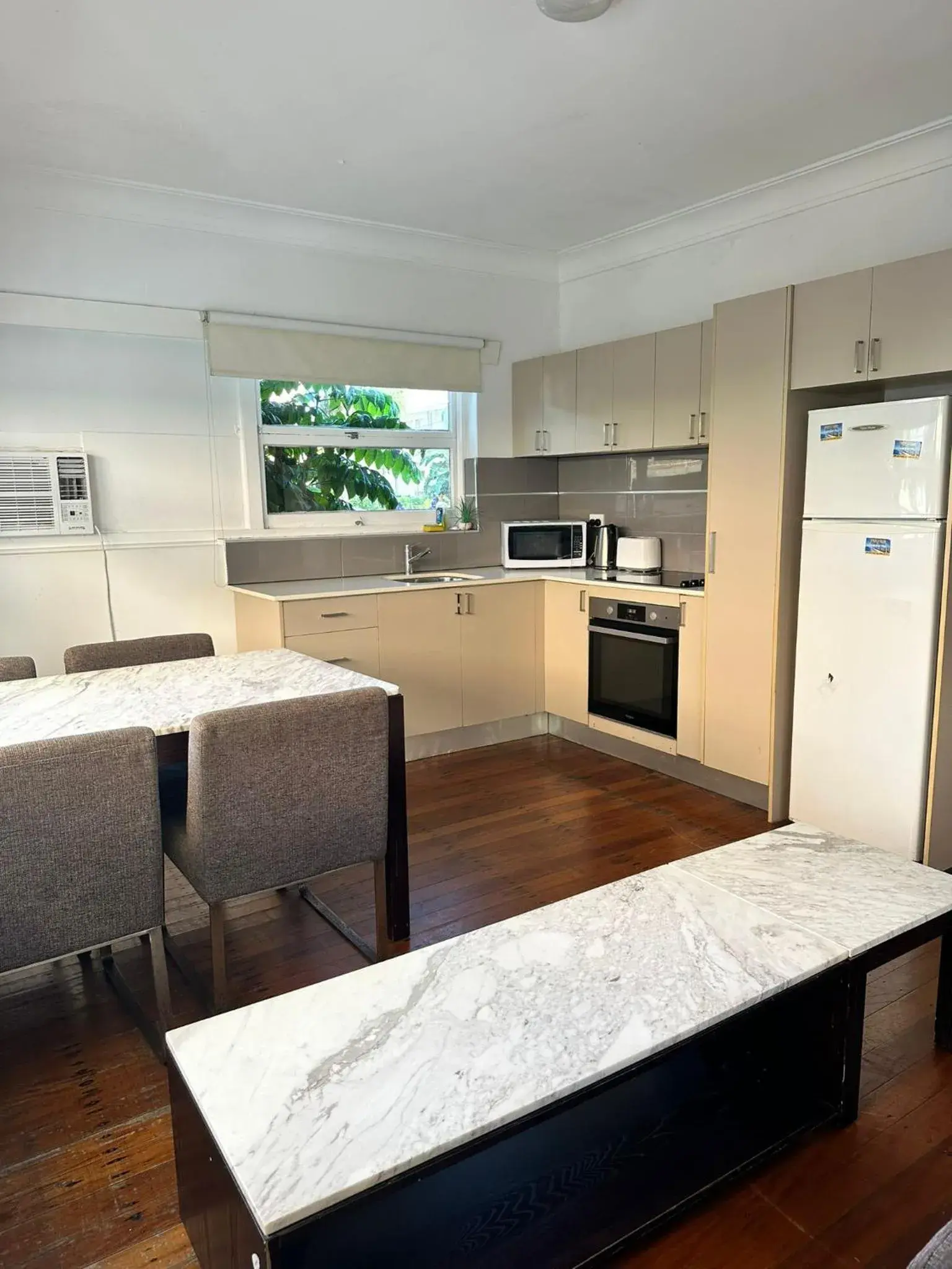 Apartment in Backpackers In Paradise 18-35 Hostel Apartment in Backpackers In Paradise 18-35 Hostel