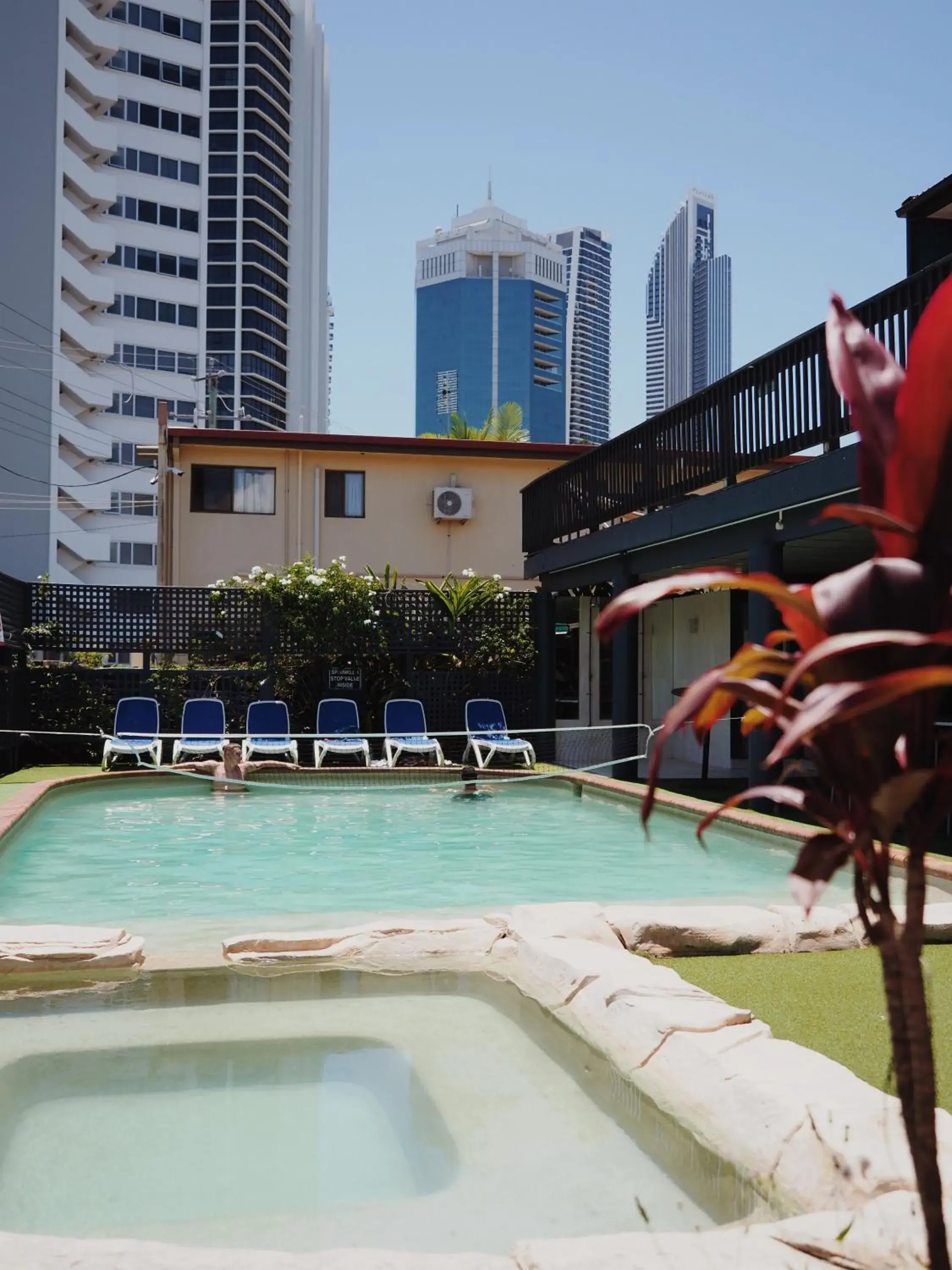 Property building in Backpackers In Paradise 18-35 Hostel Property building in Backpackers In Paradise 18-35 Hostel