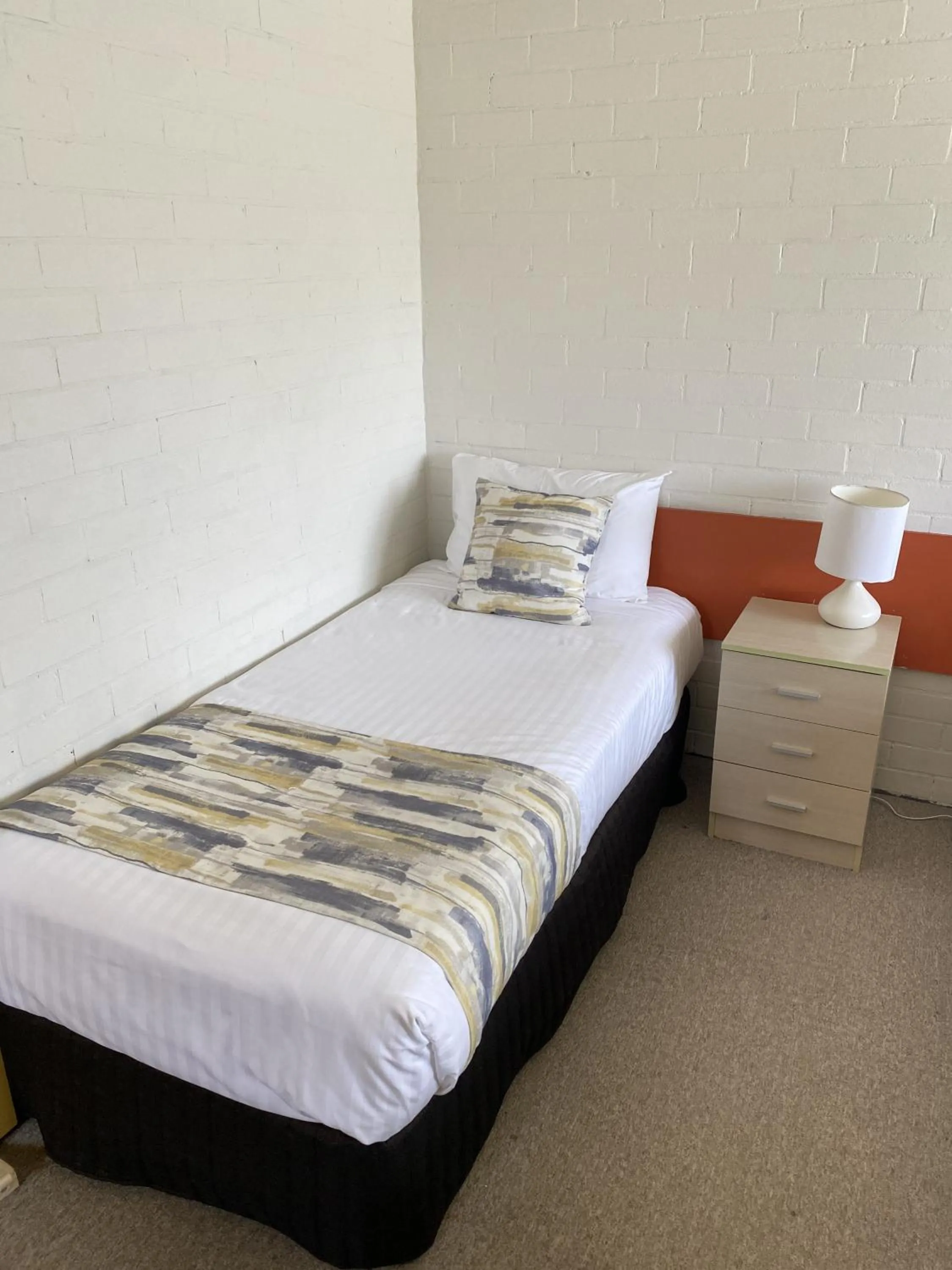 Bed in Comfort Inn & Suites Lakes Entrance