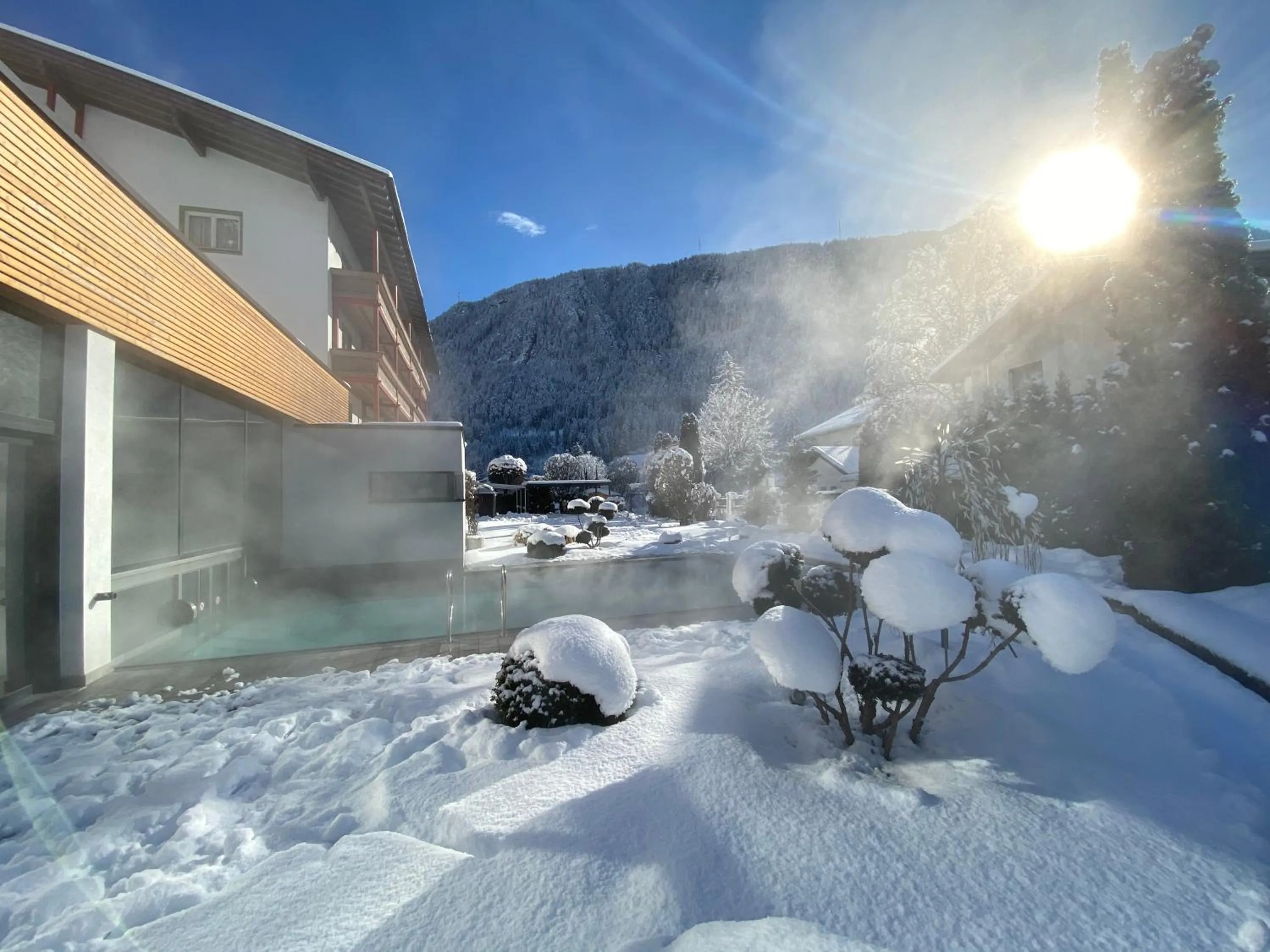 Swimming pool in Hotel Truyenhof