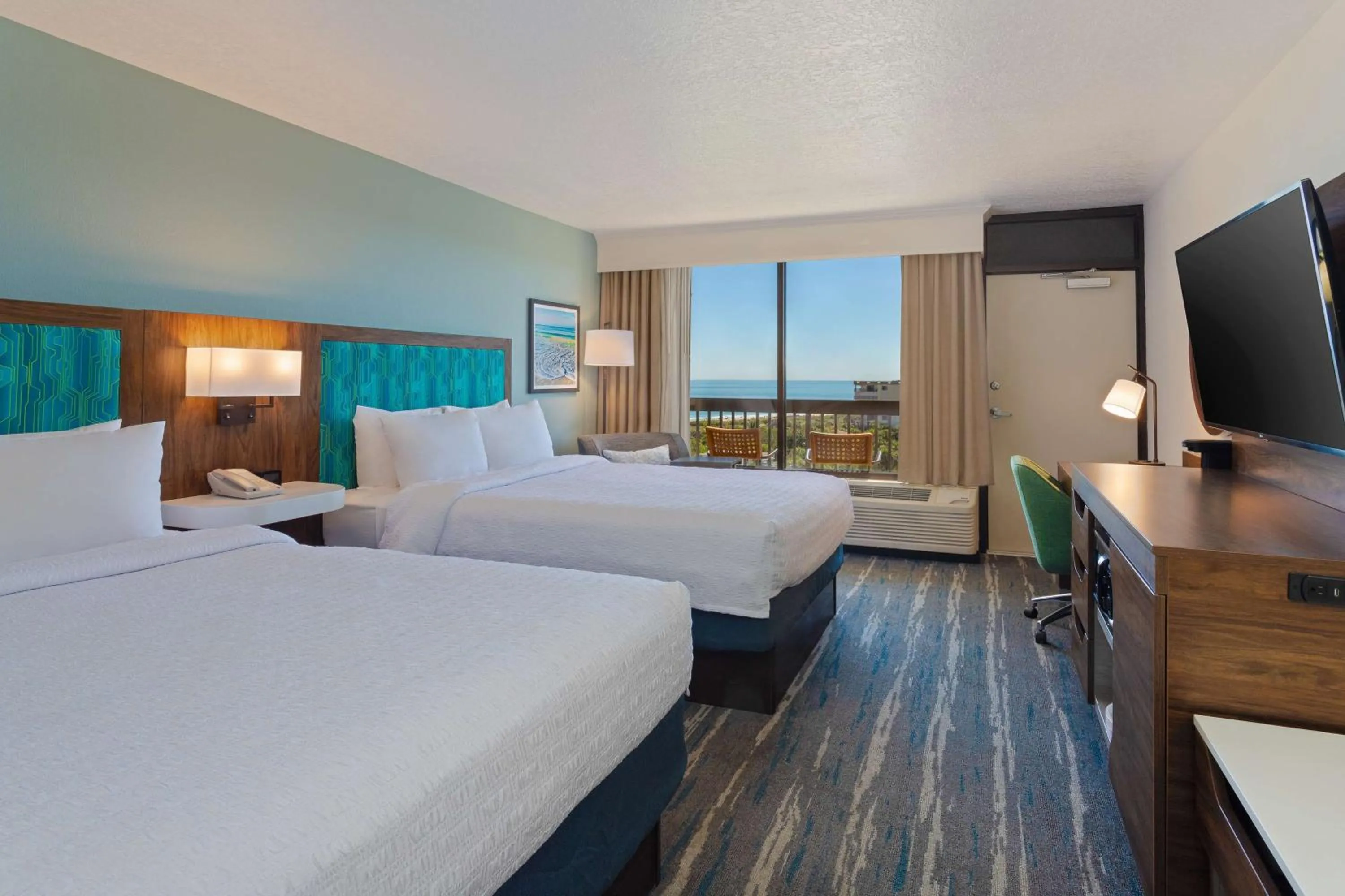 View (from property/room), Bed in Hampton Inn Cocoa Beach