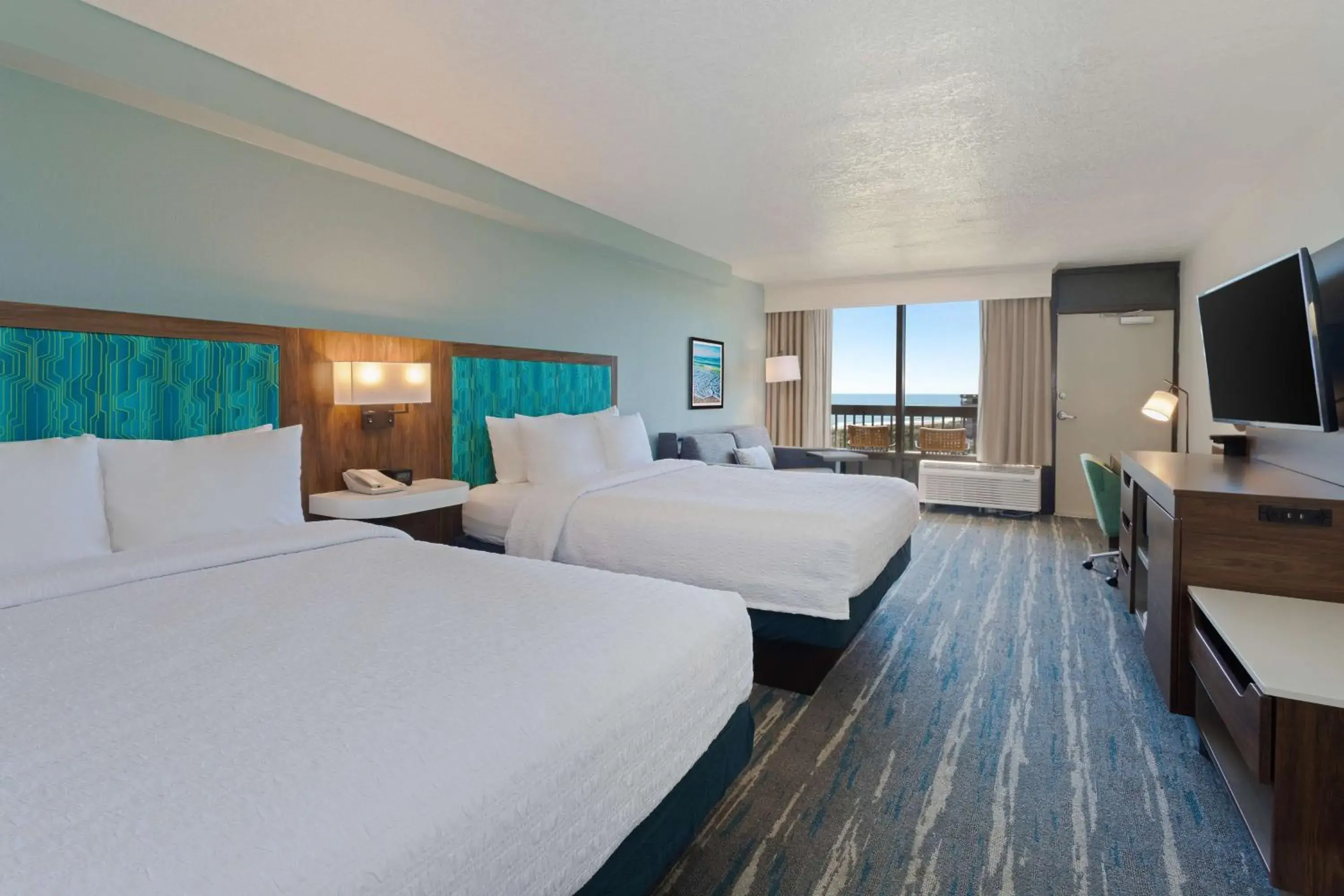 View (from property/room), Bed in Hampton Inn Cocoa Beach View (from property/room), Bed in Hampton Inn Cocoa Beach