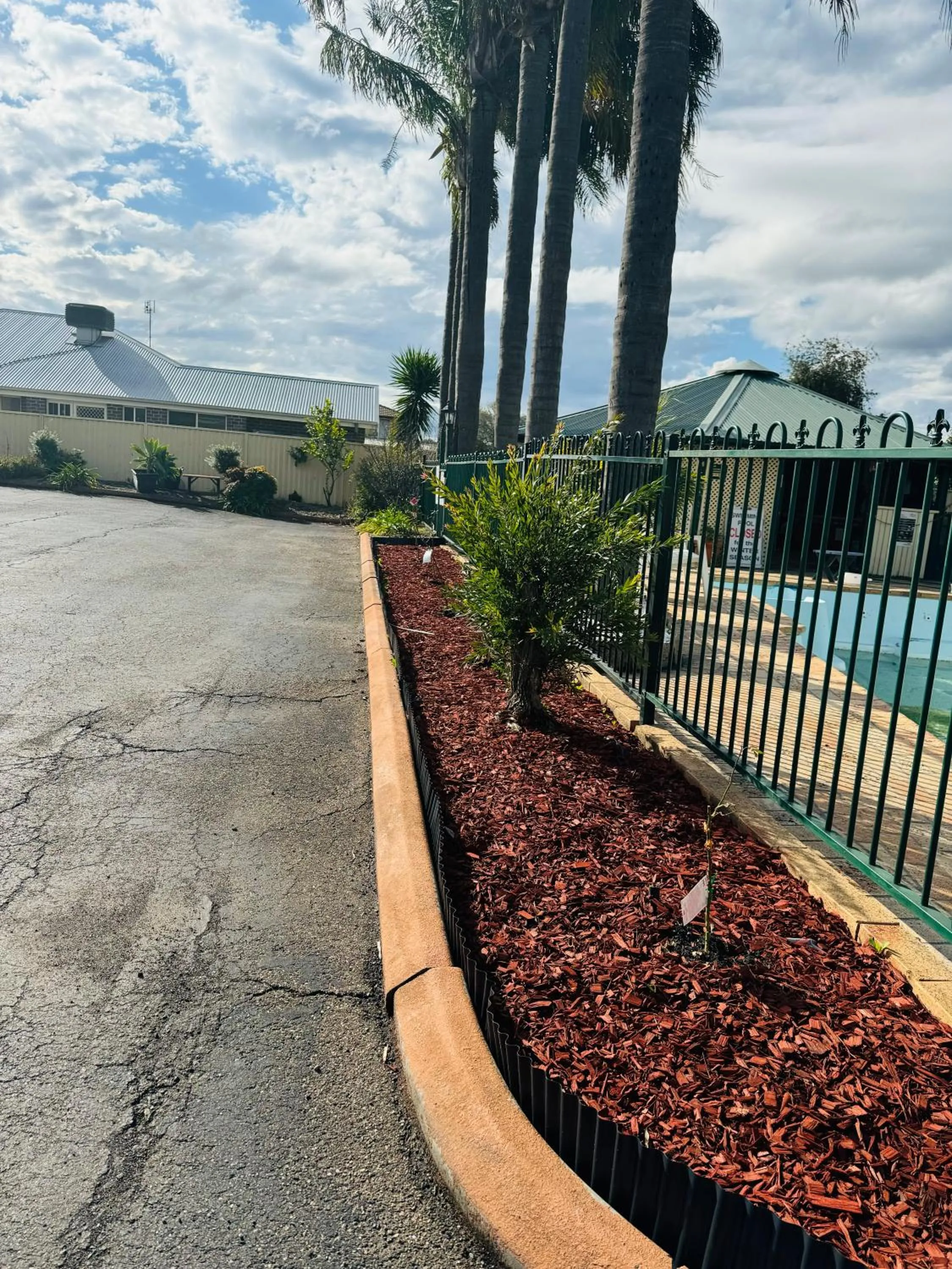 Spring in Town and Country Motor Inn