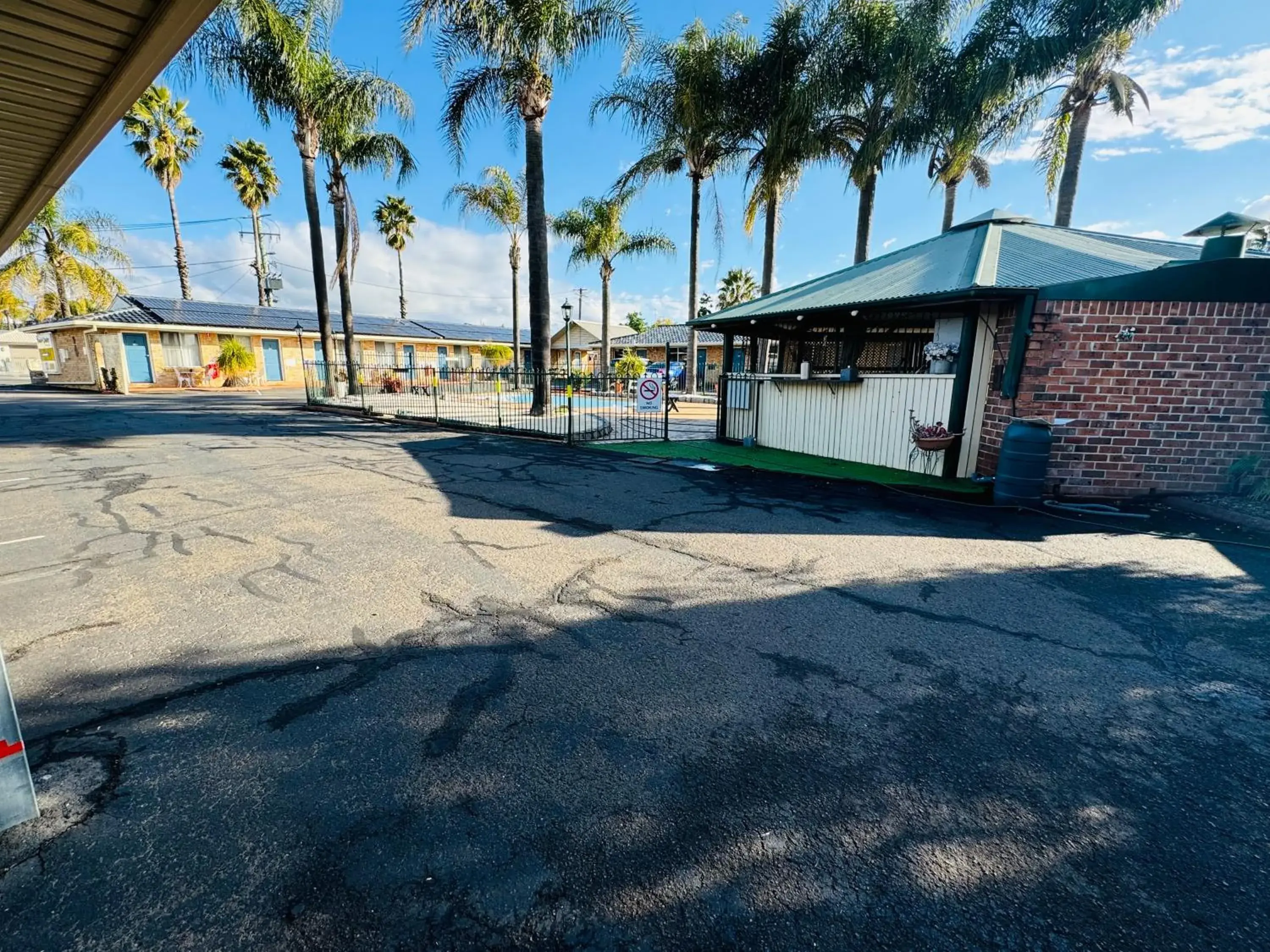 Property building in Town and Country Motor Inn Property building in Town and Country Motor Inn