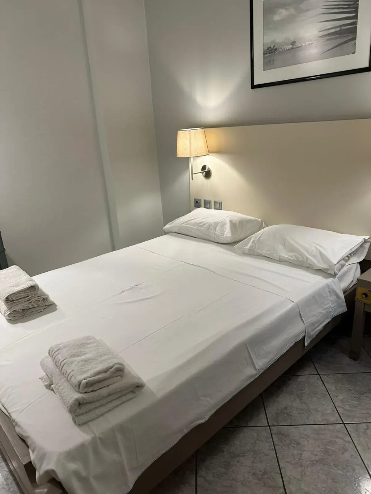 Single Room in Karis Hotel Single Room in Karis Hotel