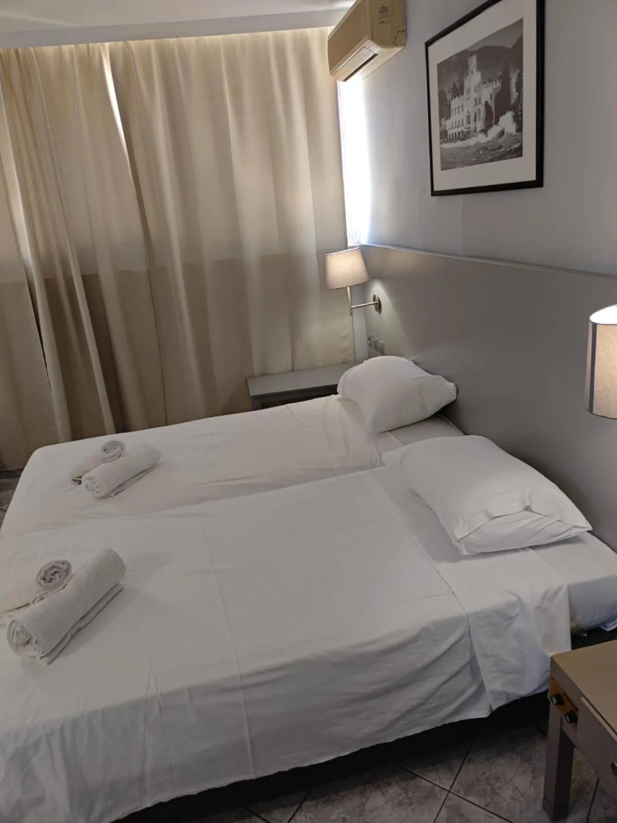 Triple Room with Balcony in Karis Hotel