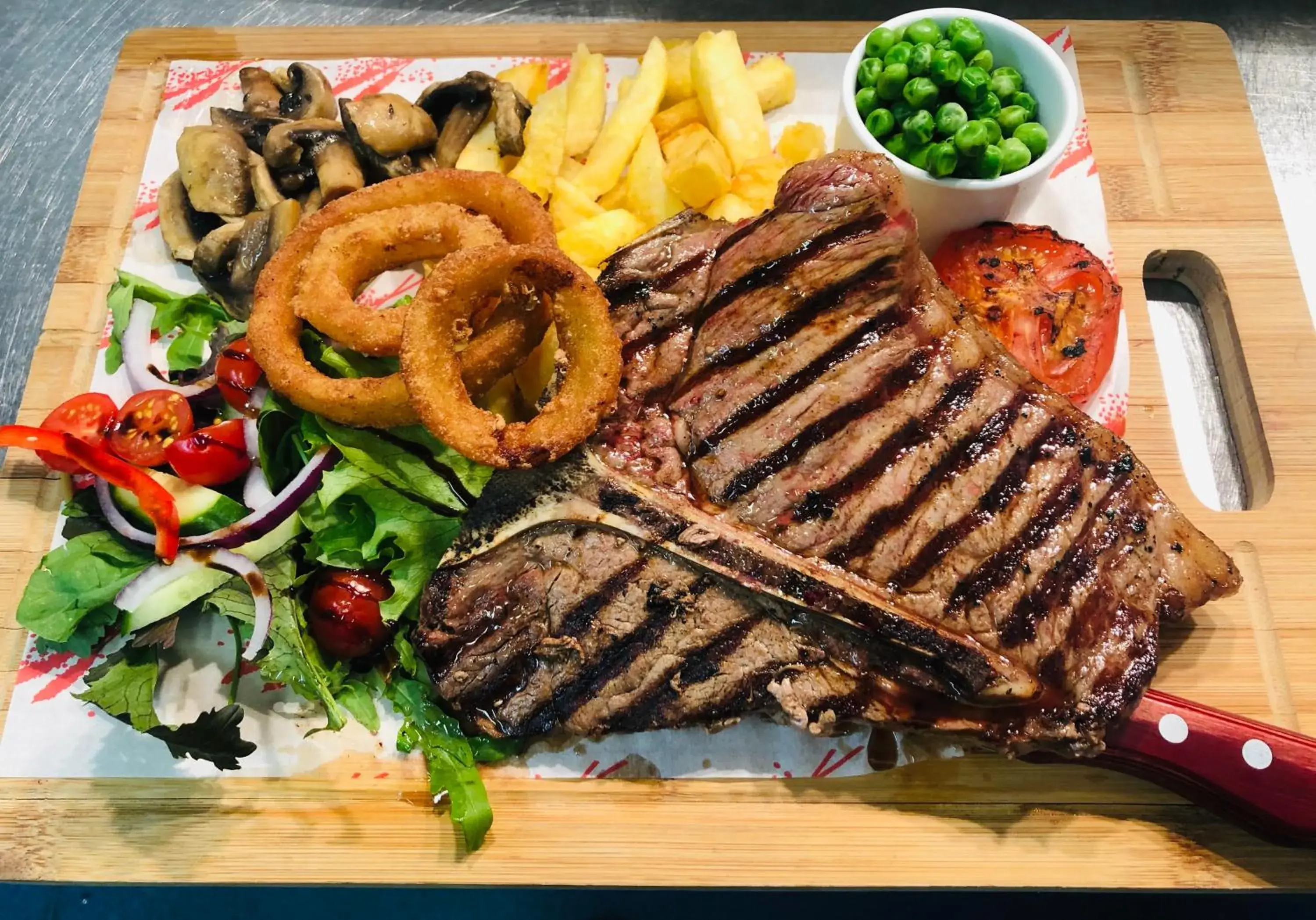 Food and drinks in The Cornubia Inn Food and drinks in The Cornubia Inn