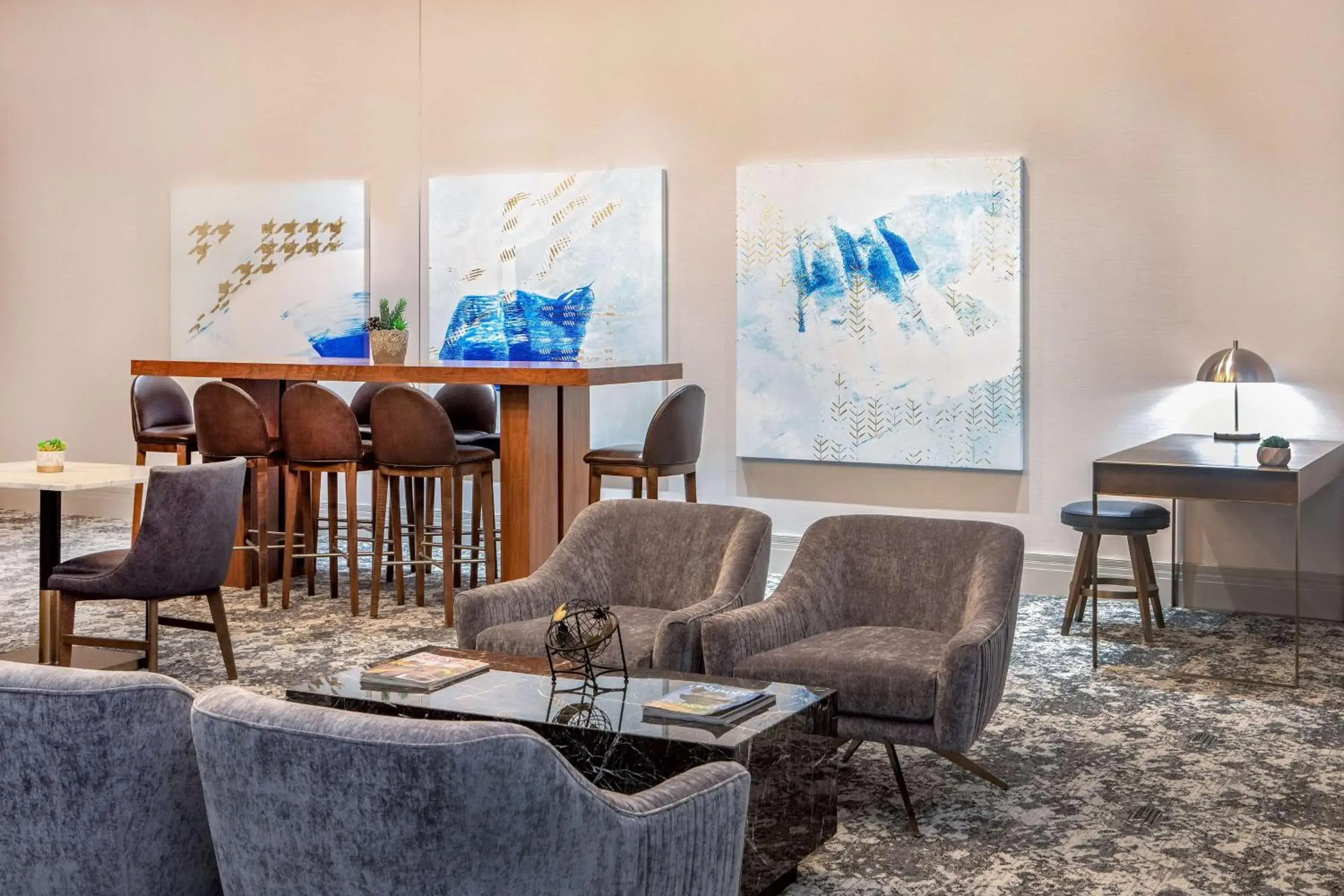 Property building in Hilton Columbus/Polaris Property building in Hilton Columbus/Polaris