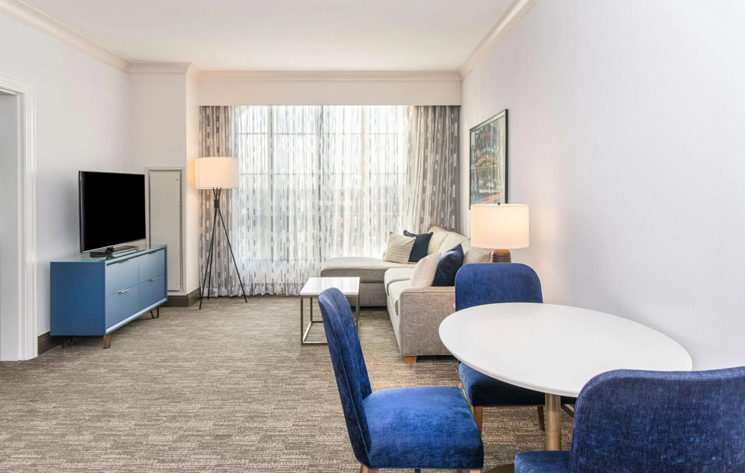 Living room in Hilton Columbus/Polaris Living room in Hilton Columbus/Polaris