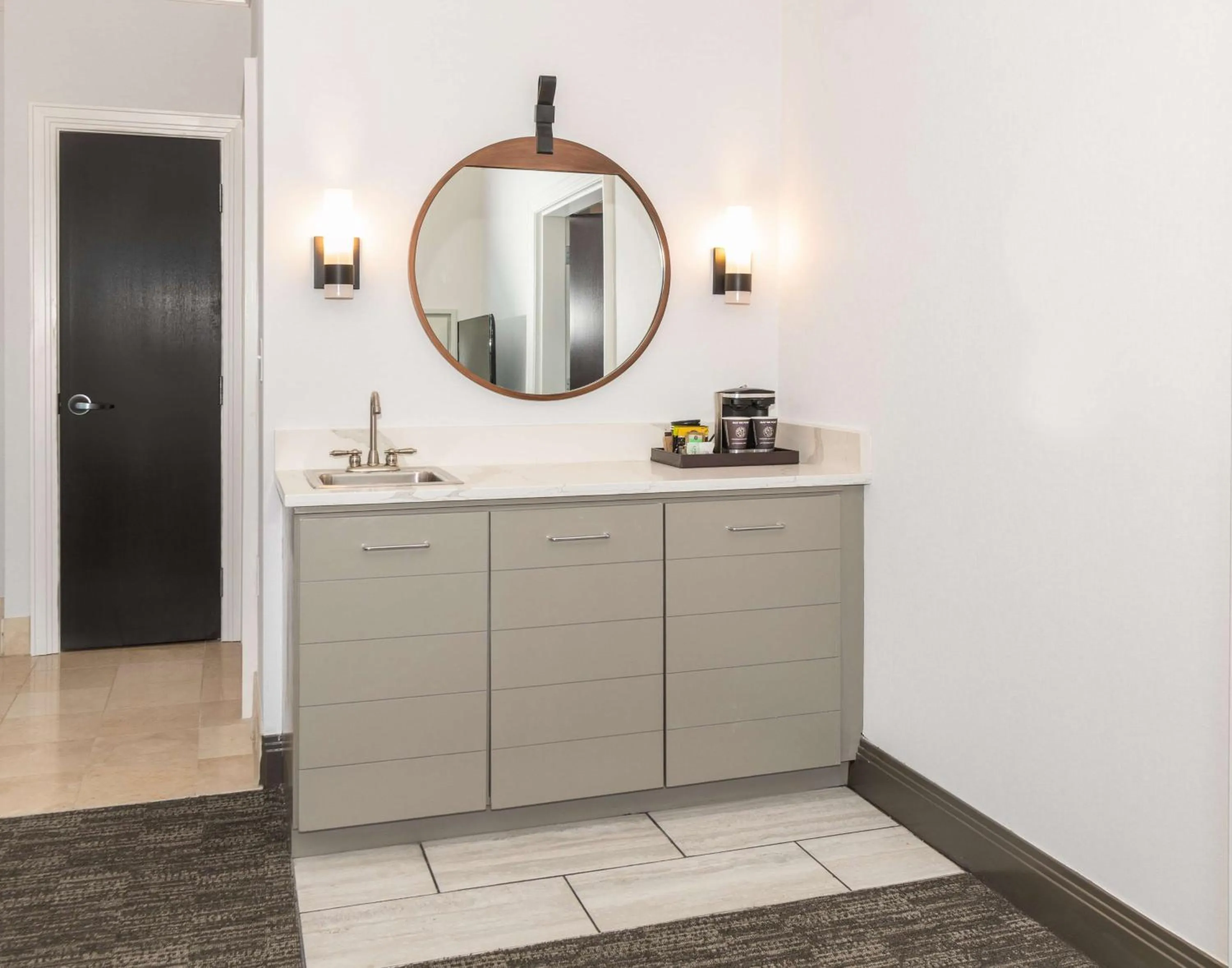 Photo of the whole room in Hilton Columbus/Polaris