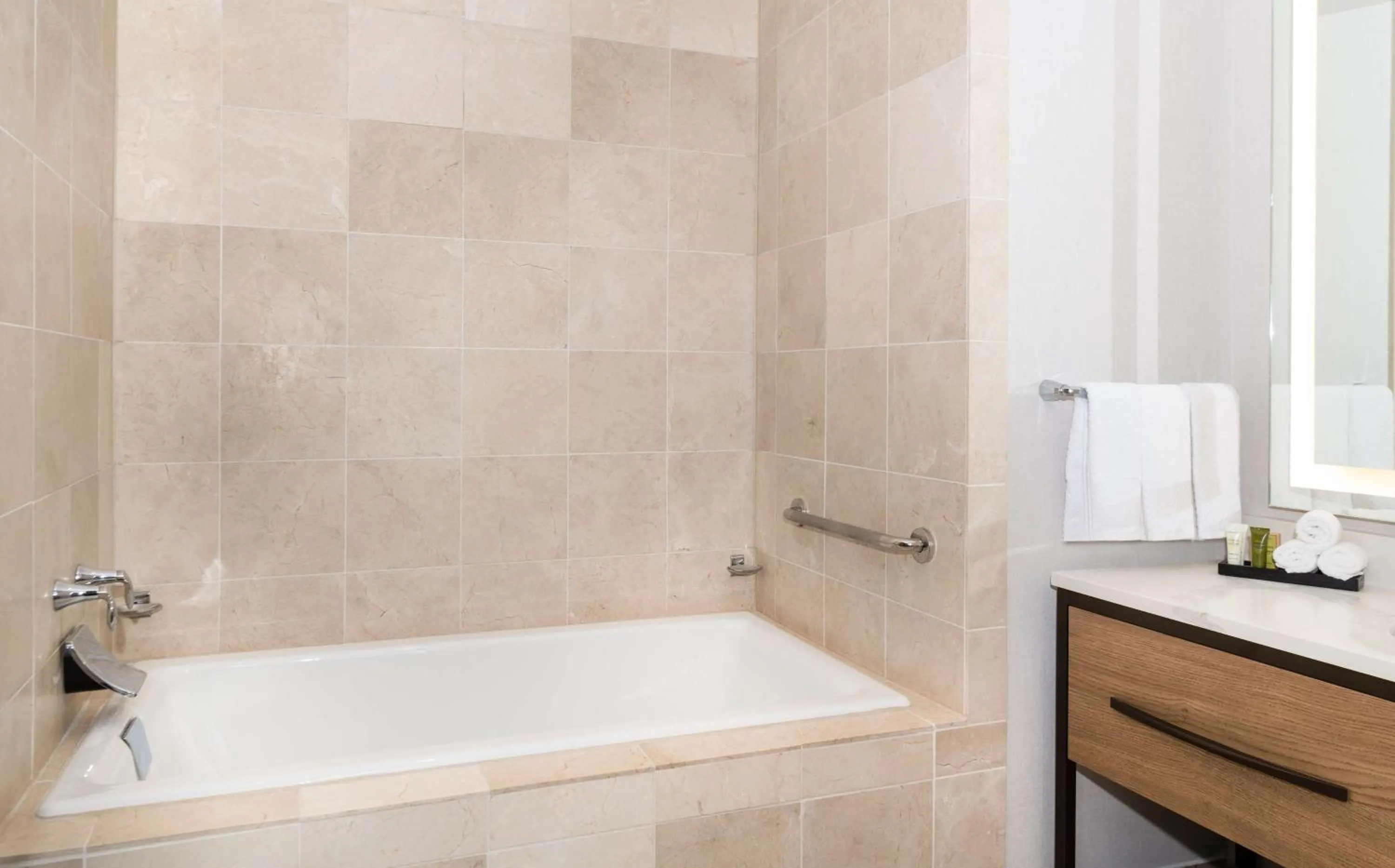 Bathroom in Hilton Columbus/Polaris