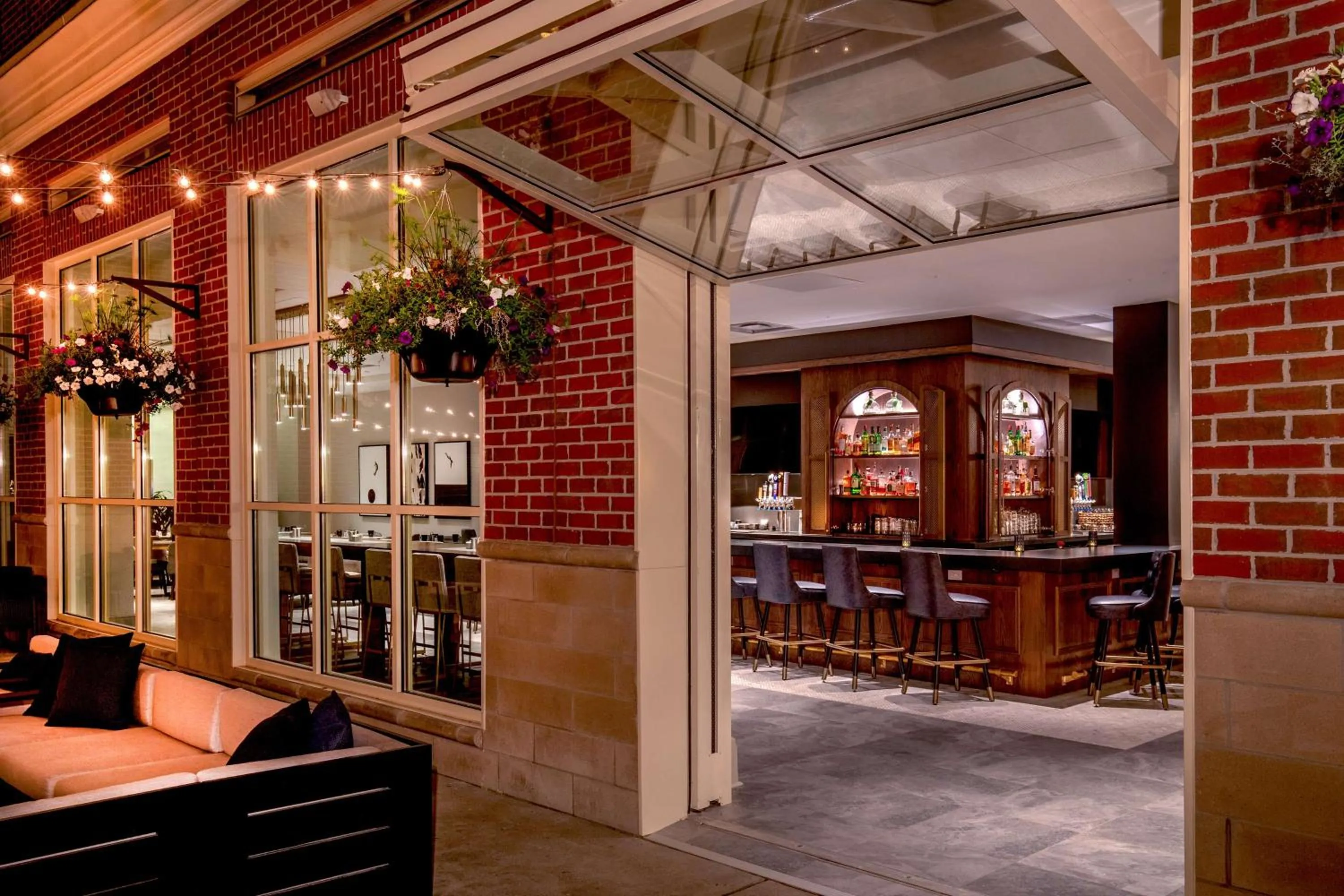 Lounge or bar in Hilton Columbus/Polaris