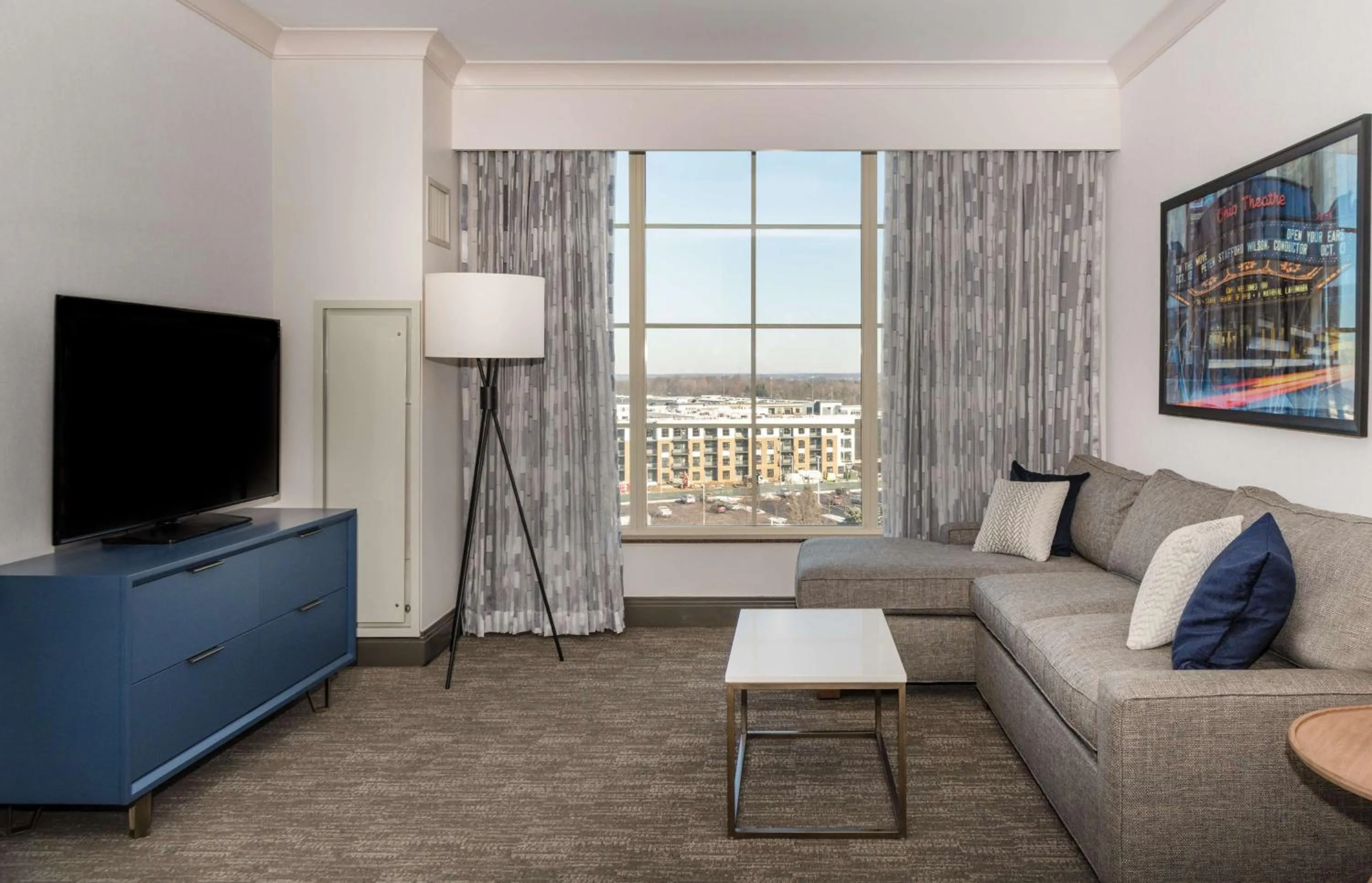 Living room in Hilton Columbus/Polaris