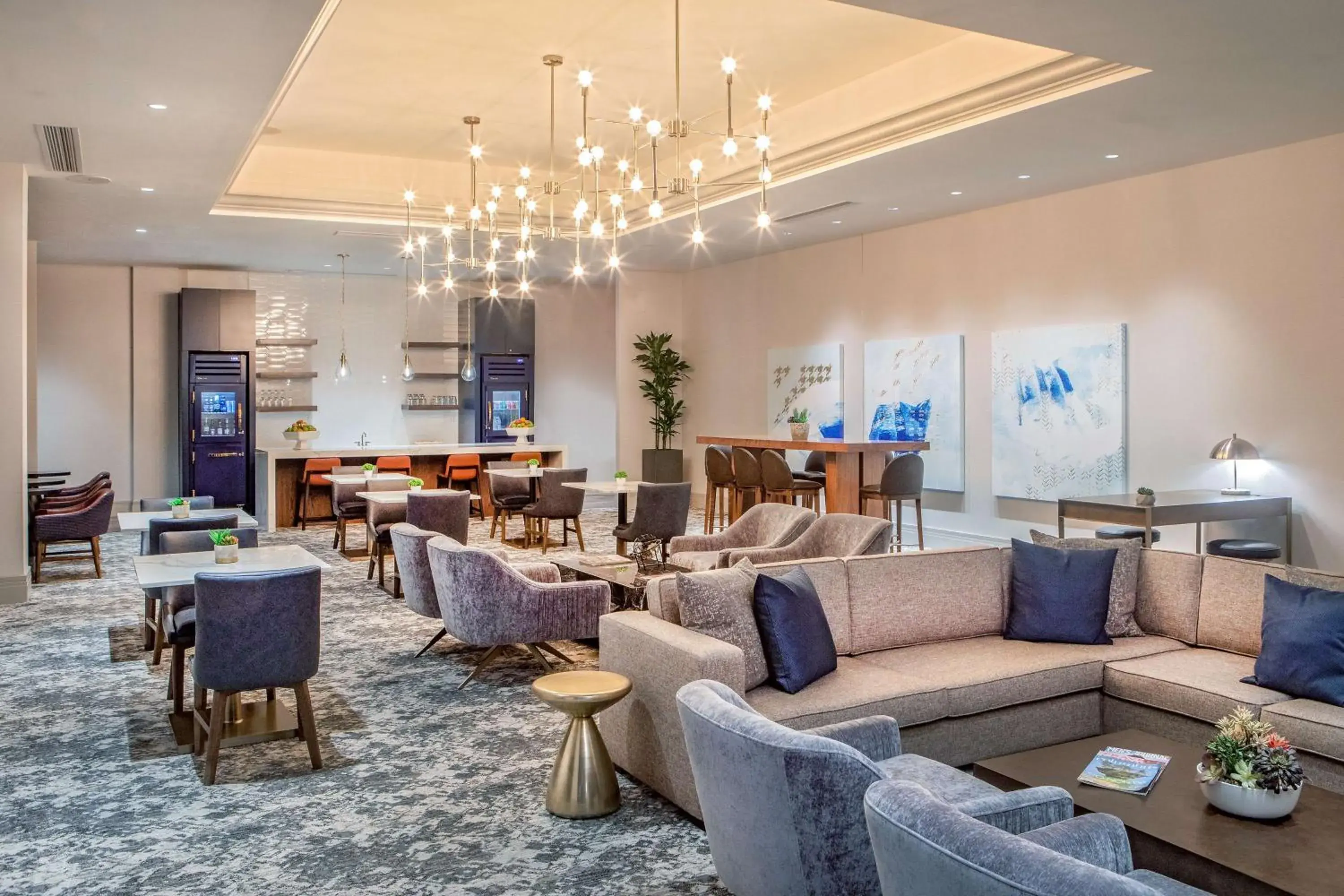 Property building in Hilton Columbus/Polaris Property building in Hilton Columbus/Polaris