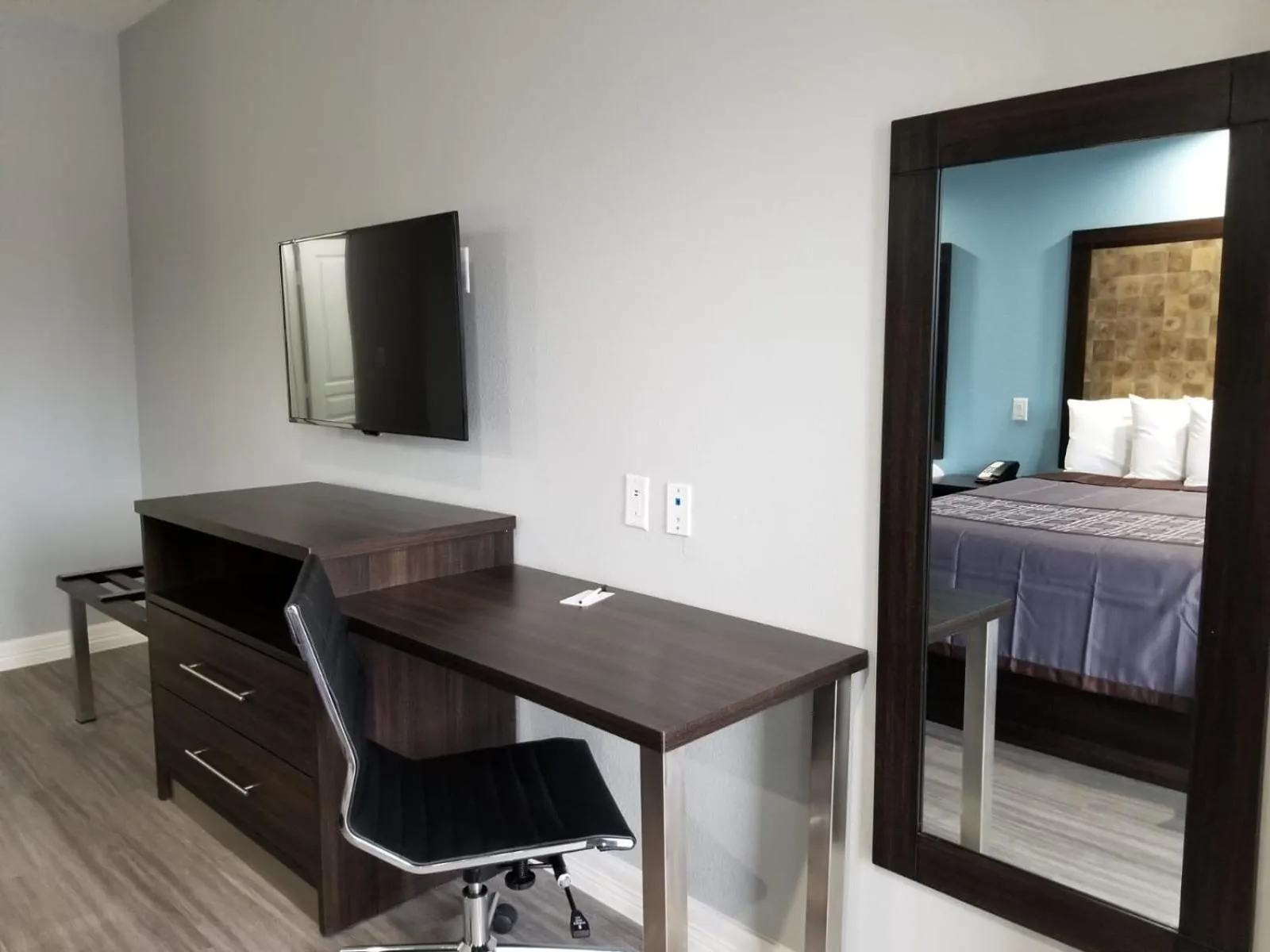 TV and multimedia in The Residency Suites