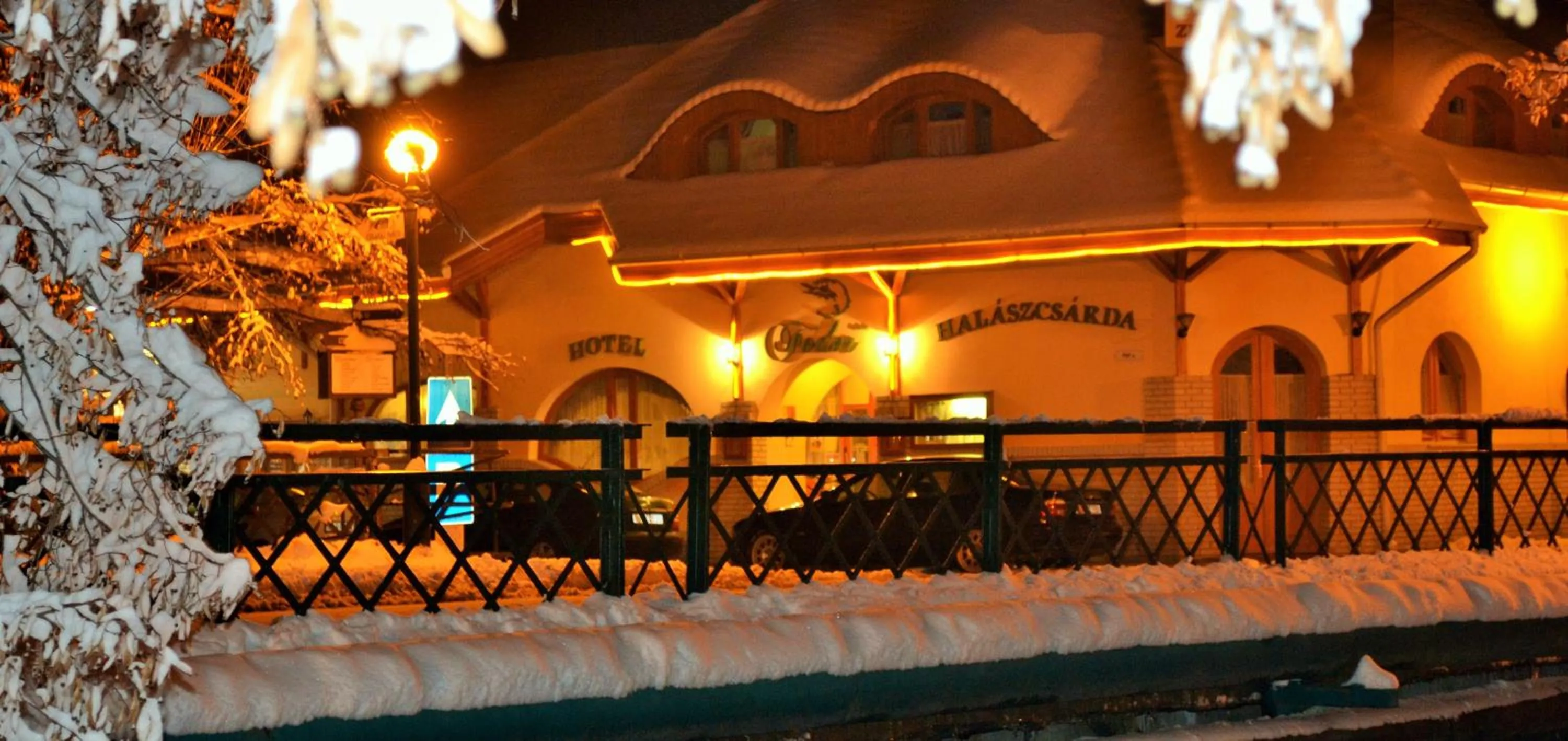 Facade/entrance in Fodor Hotel