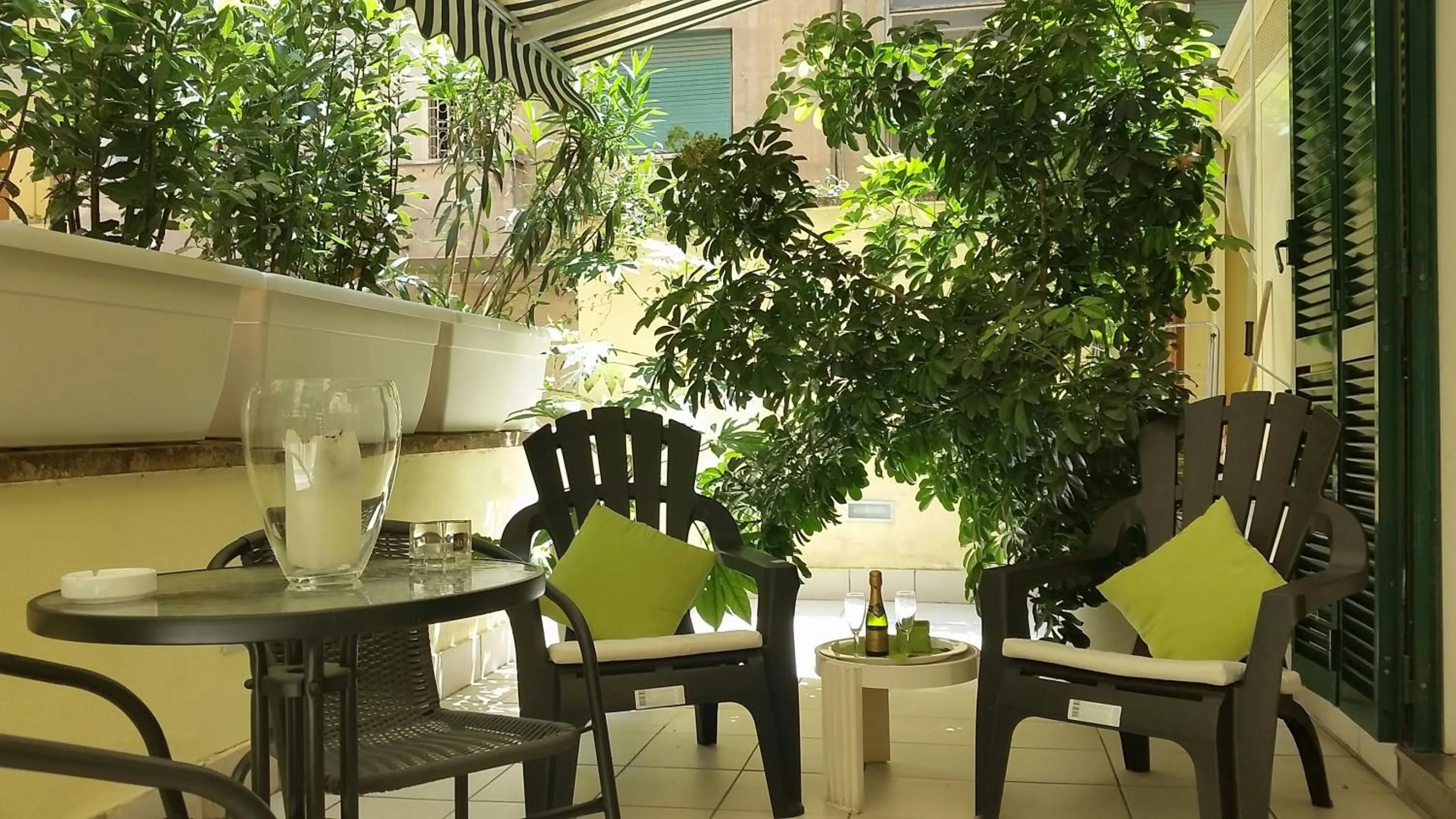 Balcony/Terrace in InnVatican Guest House