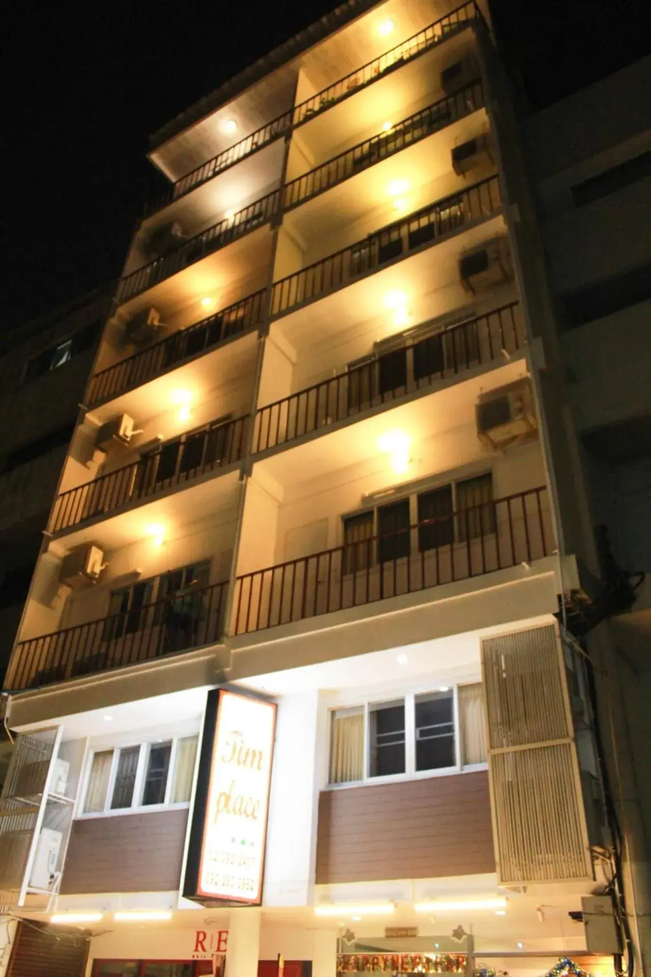 Property building in Tim Place - BTS Phra Khanong Property building in Tim Place - BTS Phra Khanong