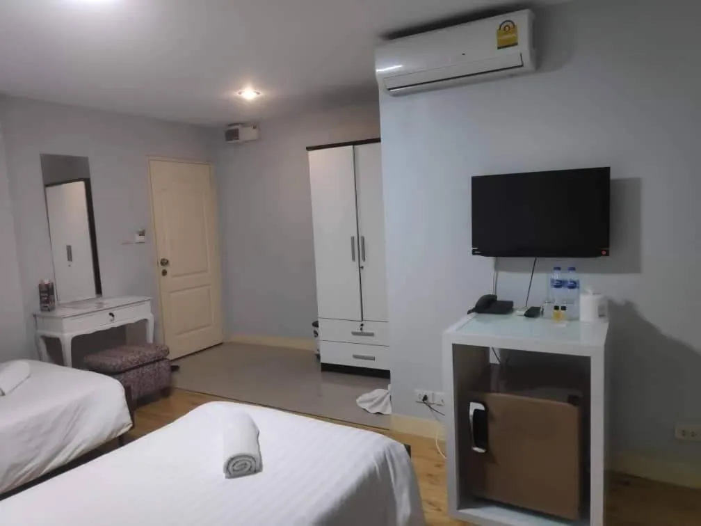 Bed in Tim Place - BTS Phra Khanong