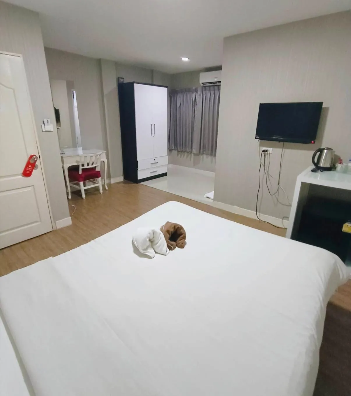 Bed in Tim Place - BTS Phra Khanong