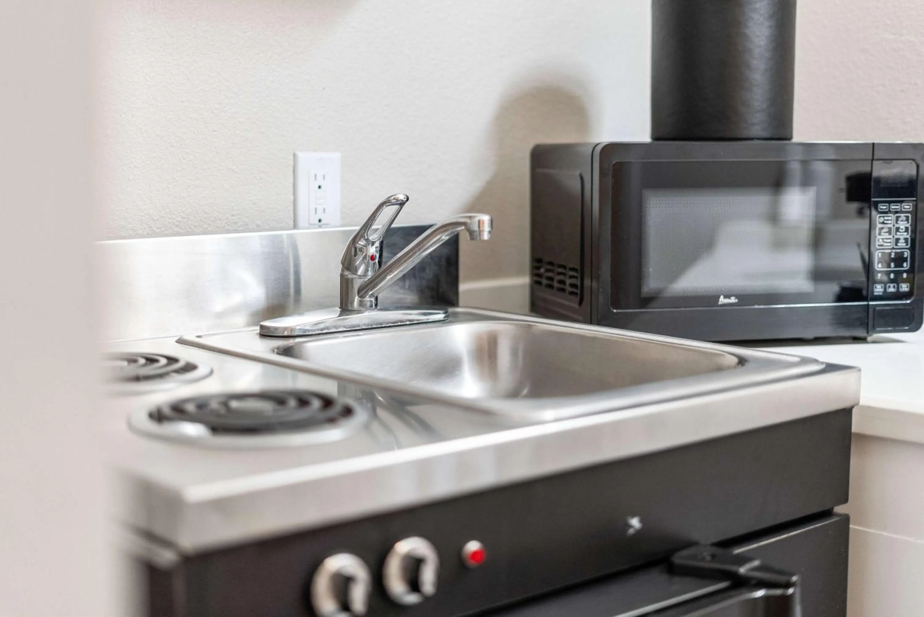 Photo of the whole room in Days Inn by Wyndham San Diego Hotel Circle