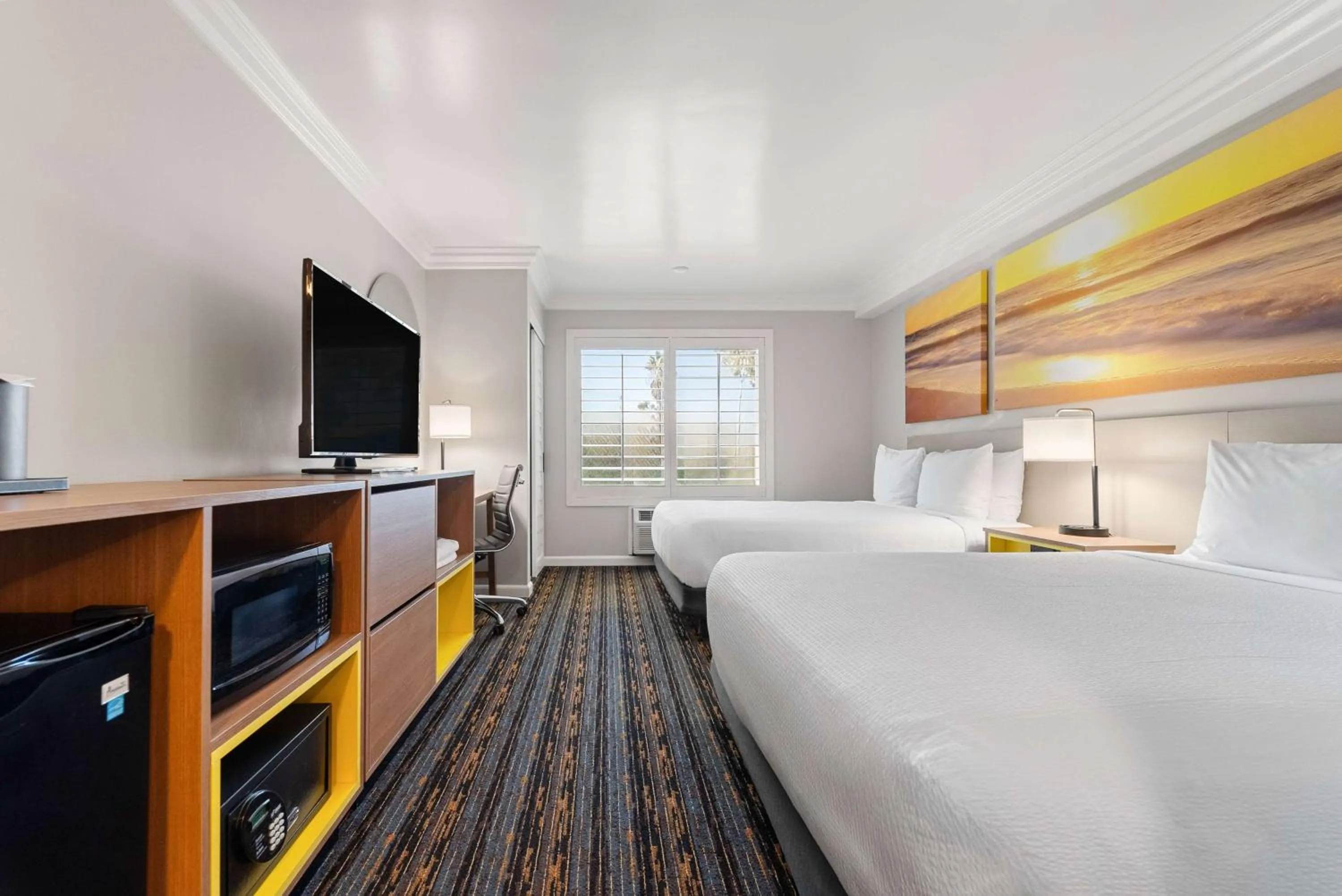 Photo of the whole room, Bed in Days Inn by Wyndham San Diego Hotel Circle