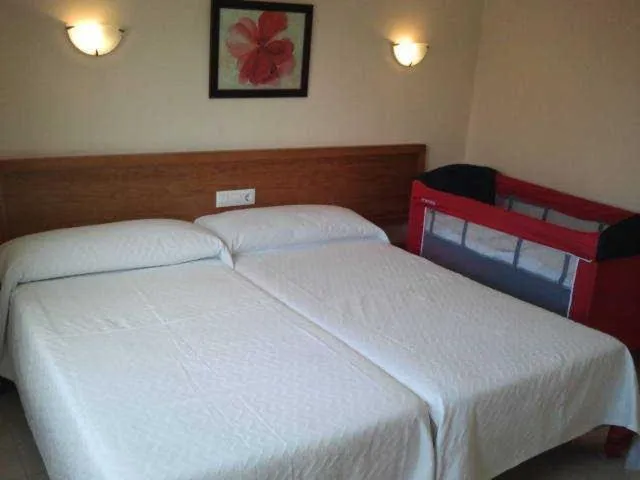 Bed in Hotel Restaurante Los Tulipanes