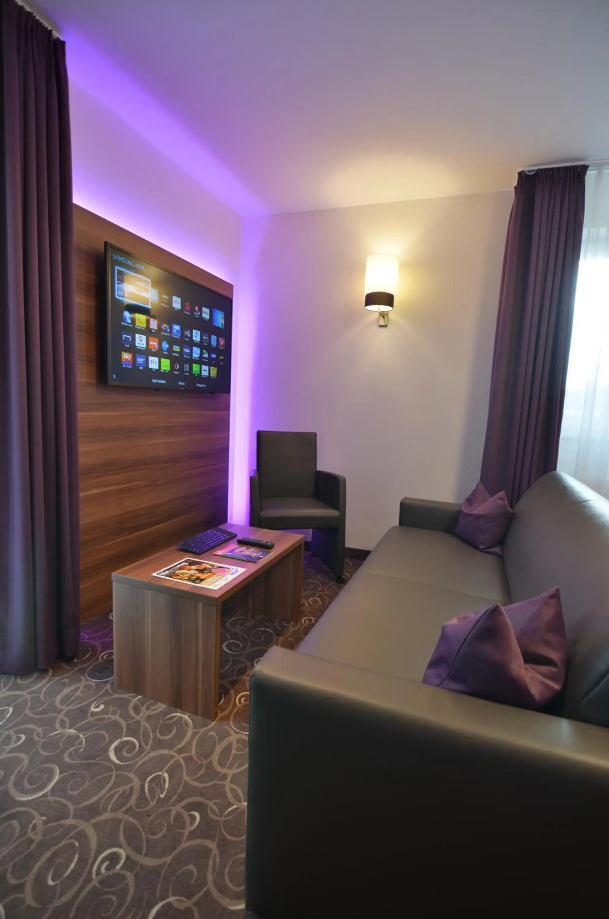 Photo of the whole room, Bed in Wohlfühl-Hotel Neu Heidelberg Photo of the whole room, Bed in Wohlfühl-Hotel Neu Heidelberg