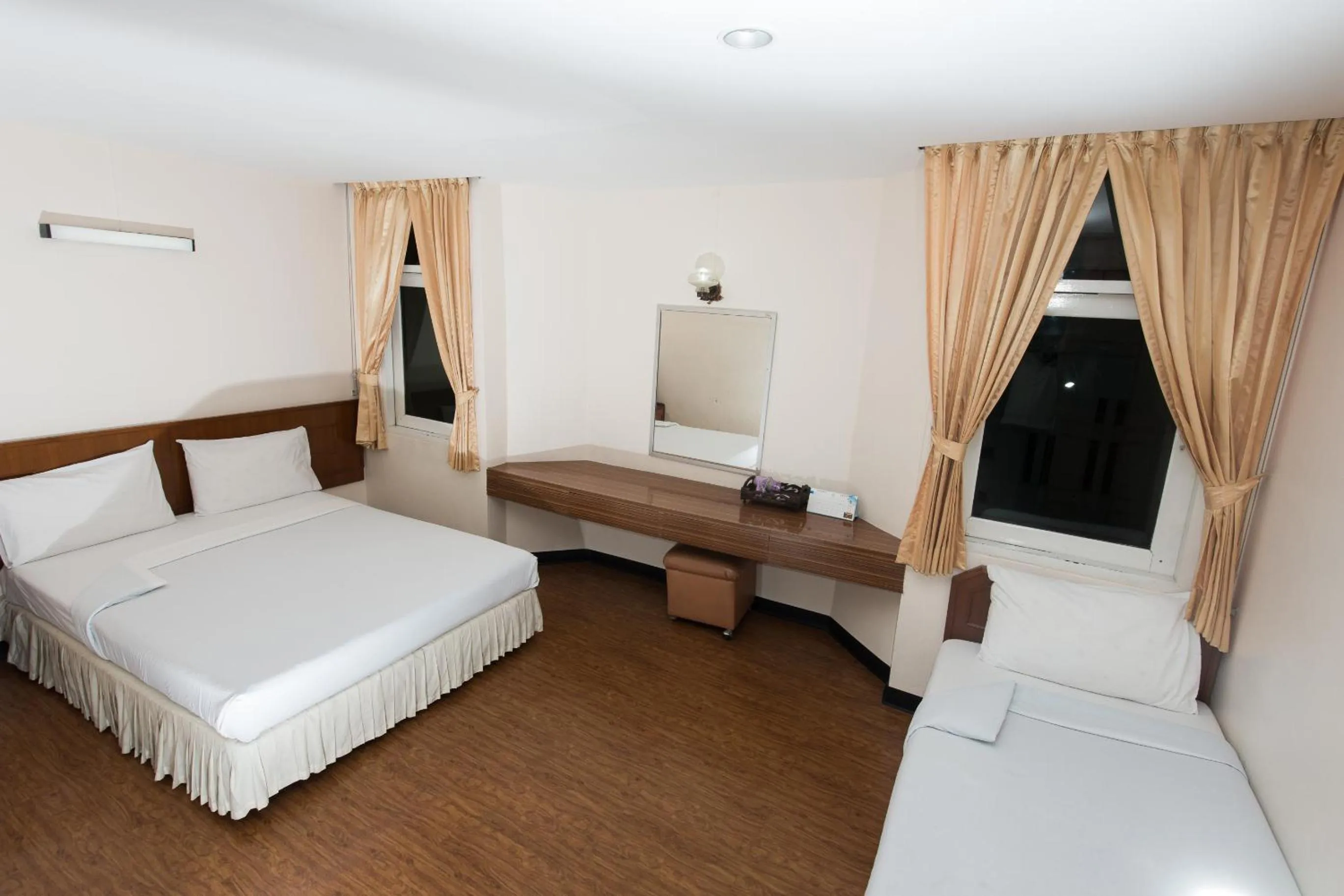 Bedroom in Muangphol Mansion