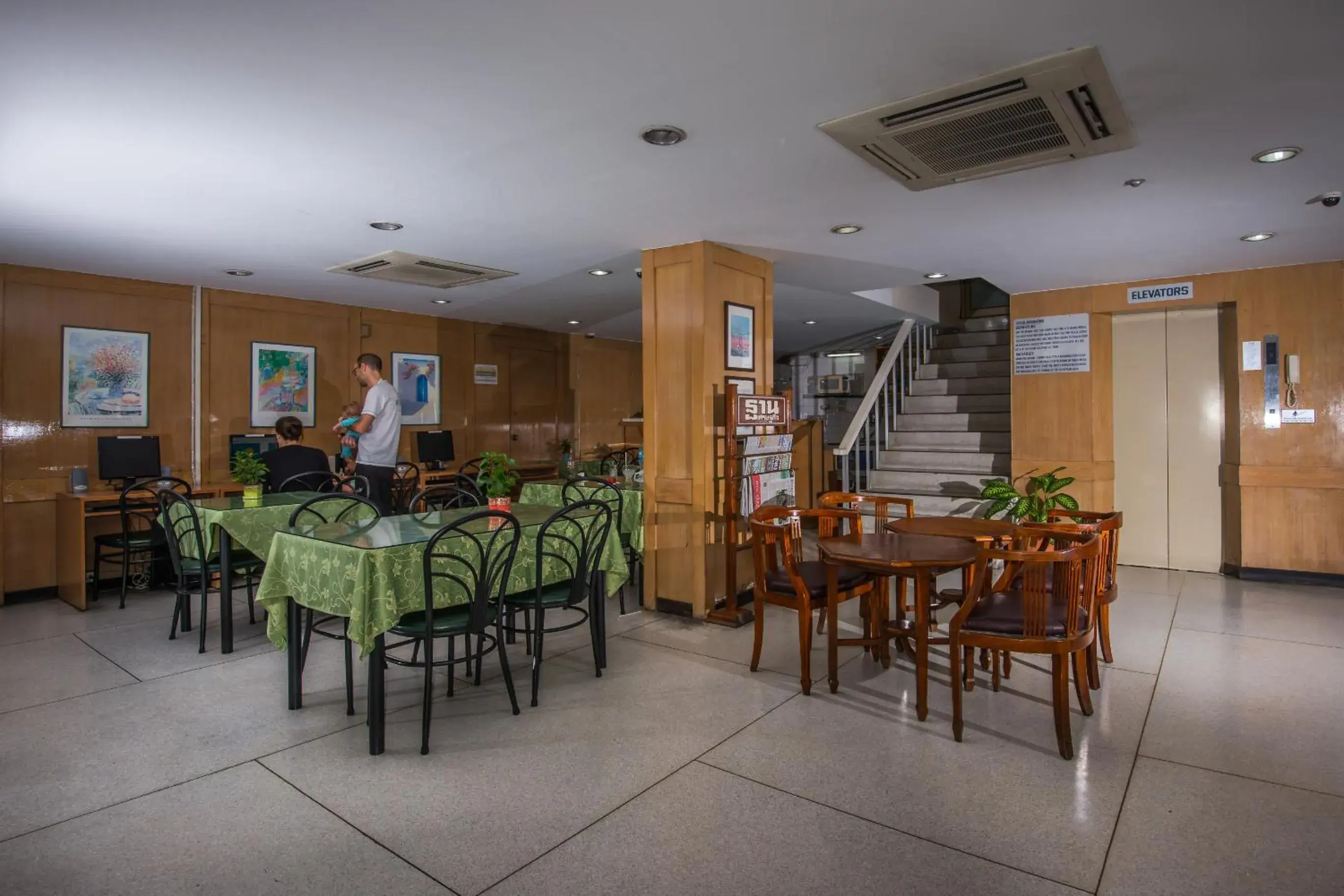 Restaurant/places to eat in Muangphol Mansion Restaurant/places to eat in Muangphol Mansion