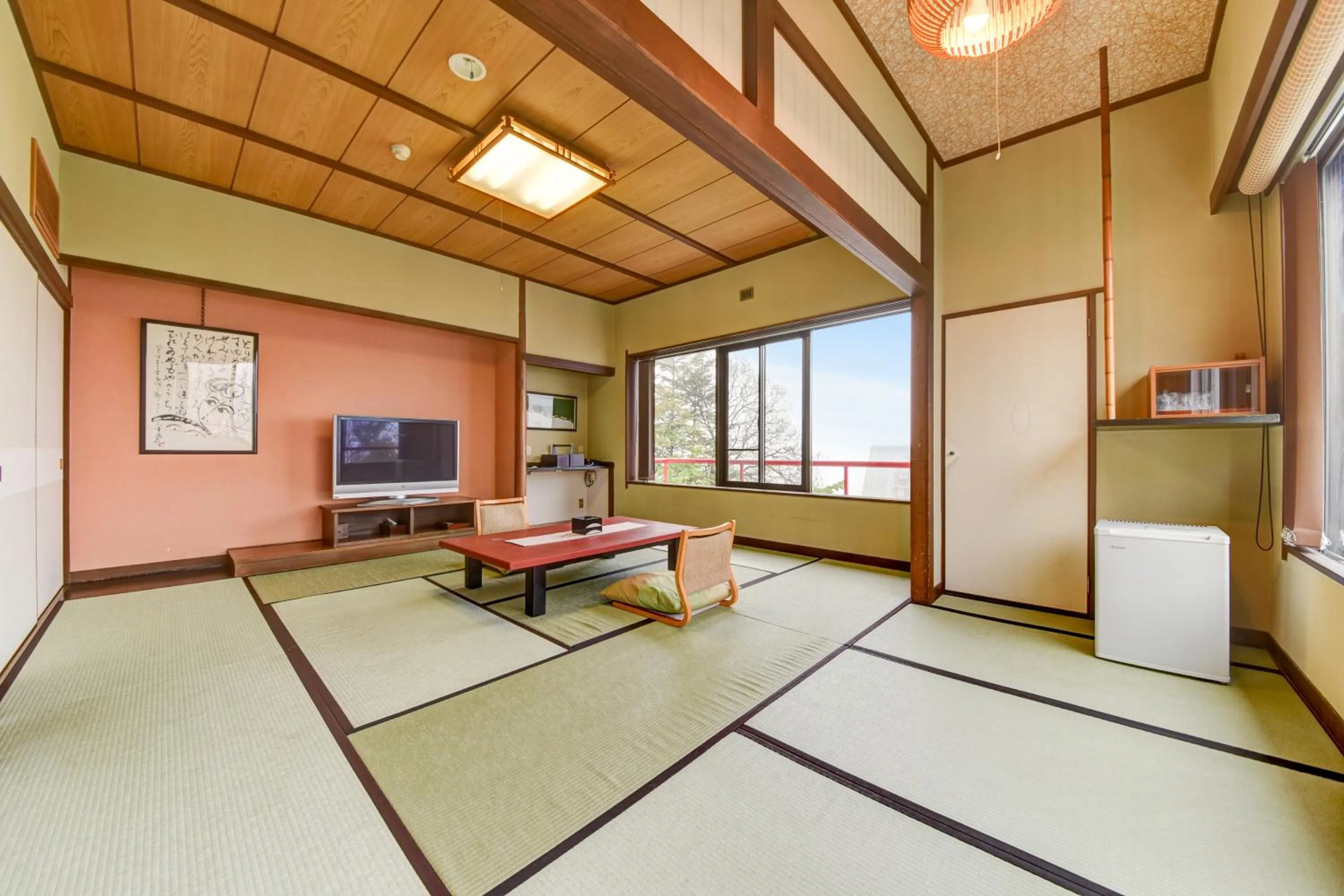 Photo of the whole room in Kokuya