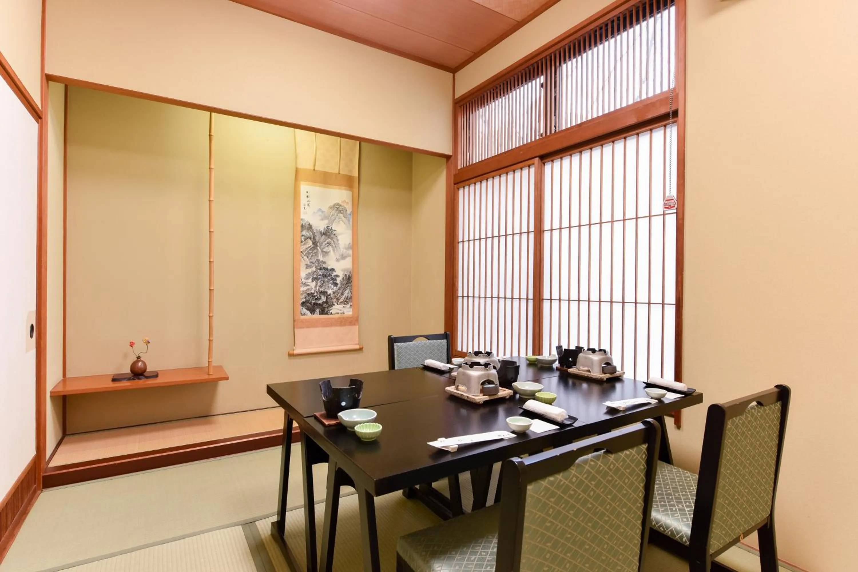 Dining area in Kokuya