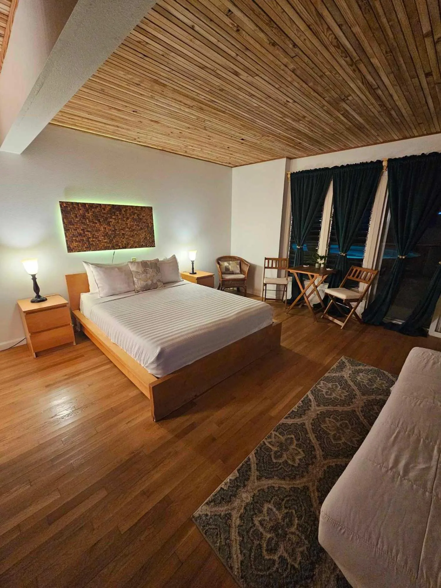 Photo of the whole room, Bed in Luana Inn