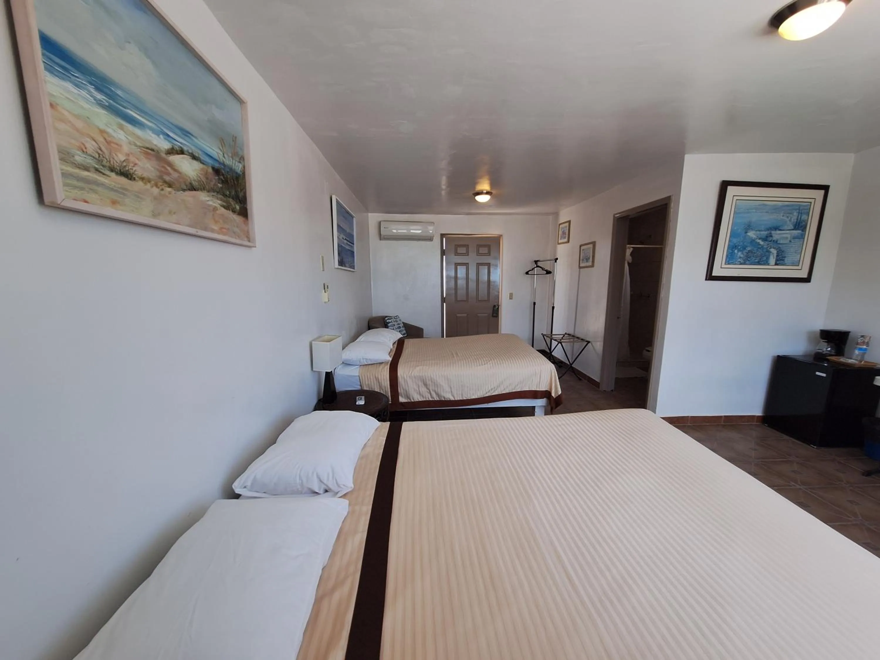 Bed in #44#27#56al#67 Rooms 2 beds near beach