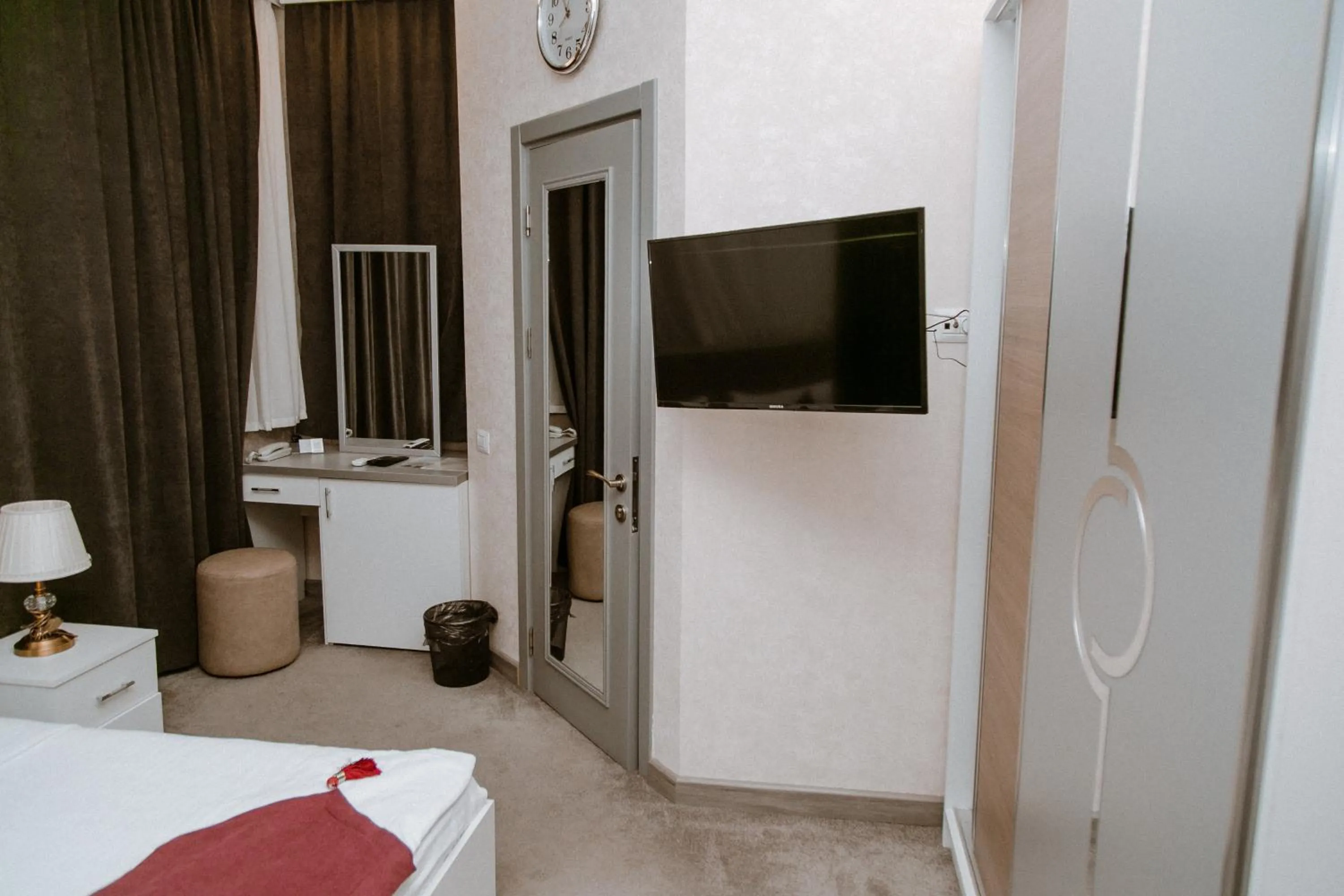 TV and multimedia in Sunday Hotel Baku