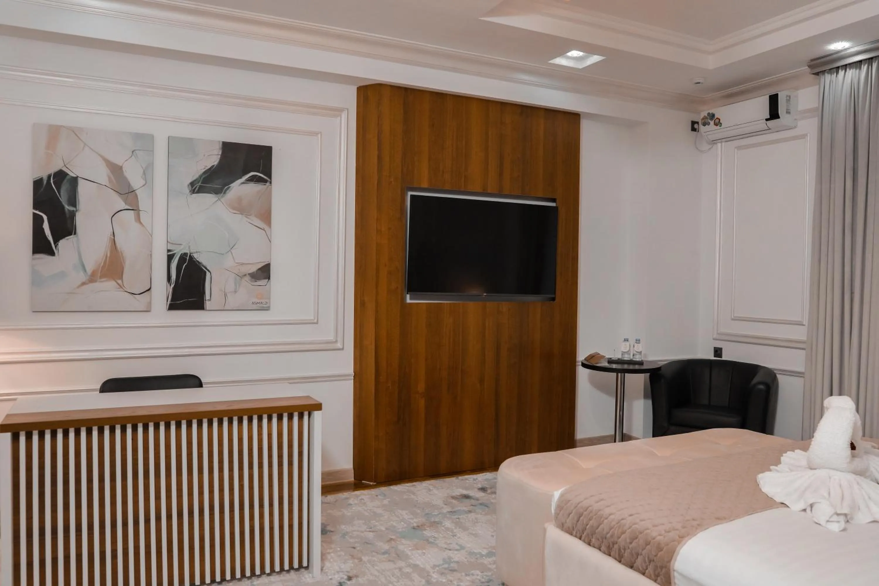 Restaurant/places to eat, Bed in Asmald Palace Hotel