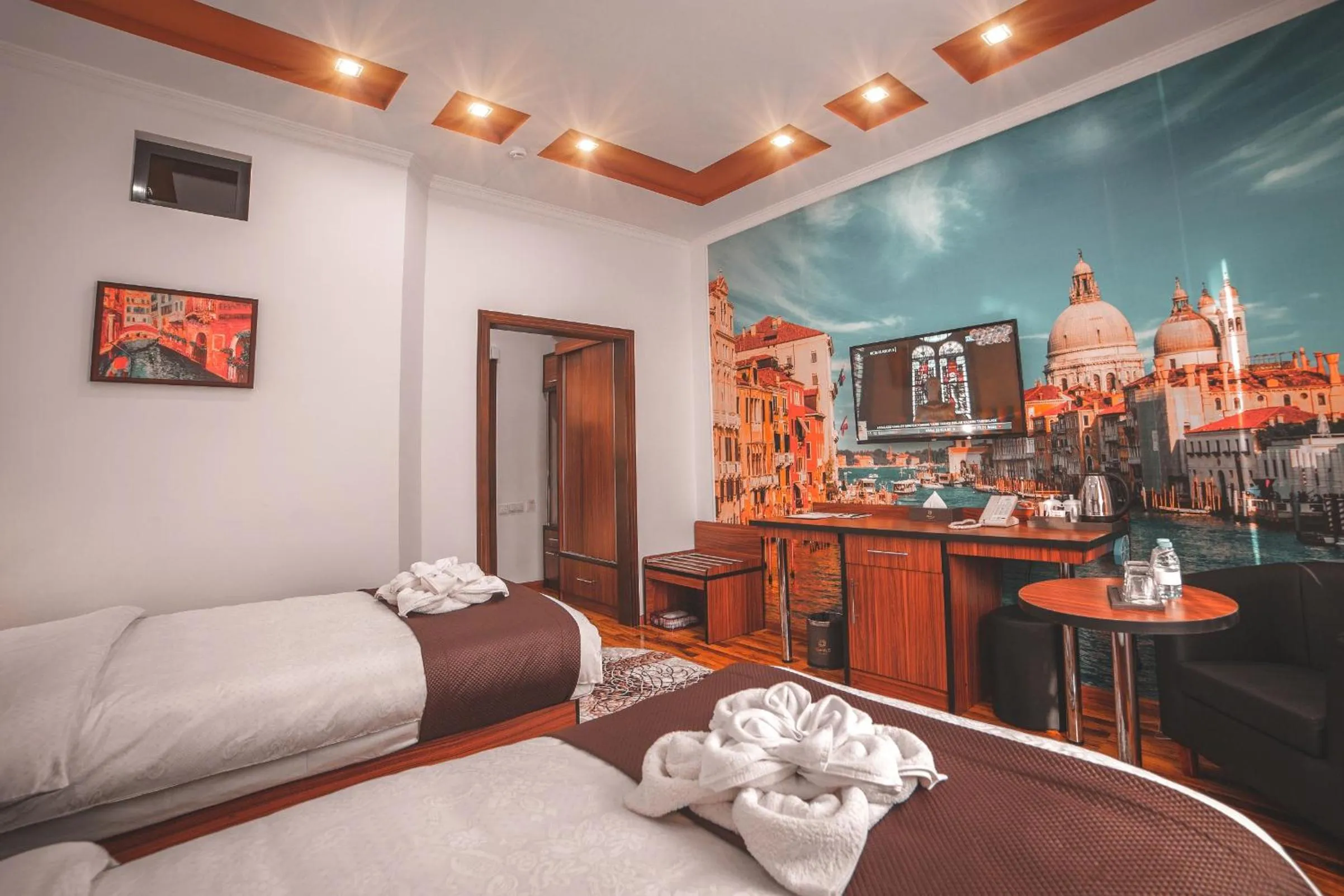 Bed in Asmald Palace Hotel