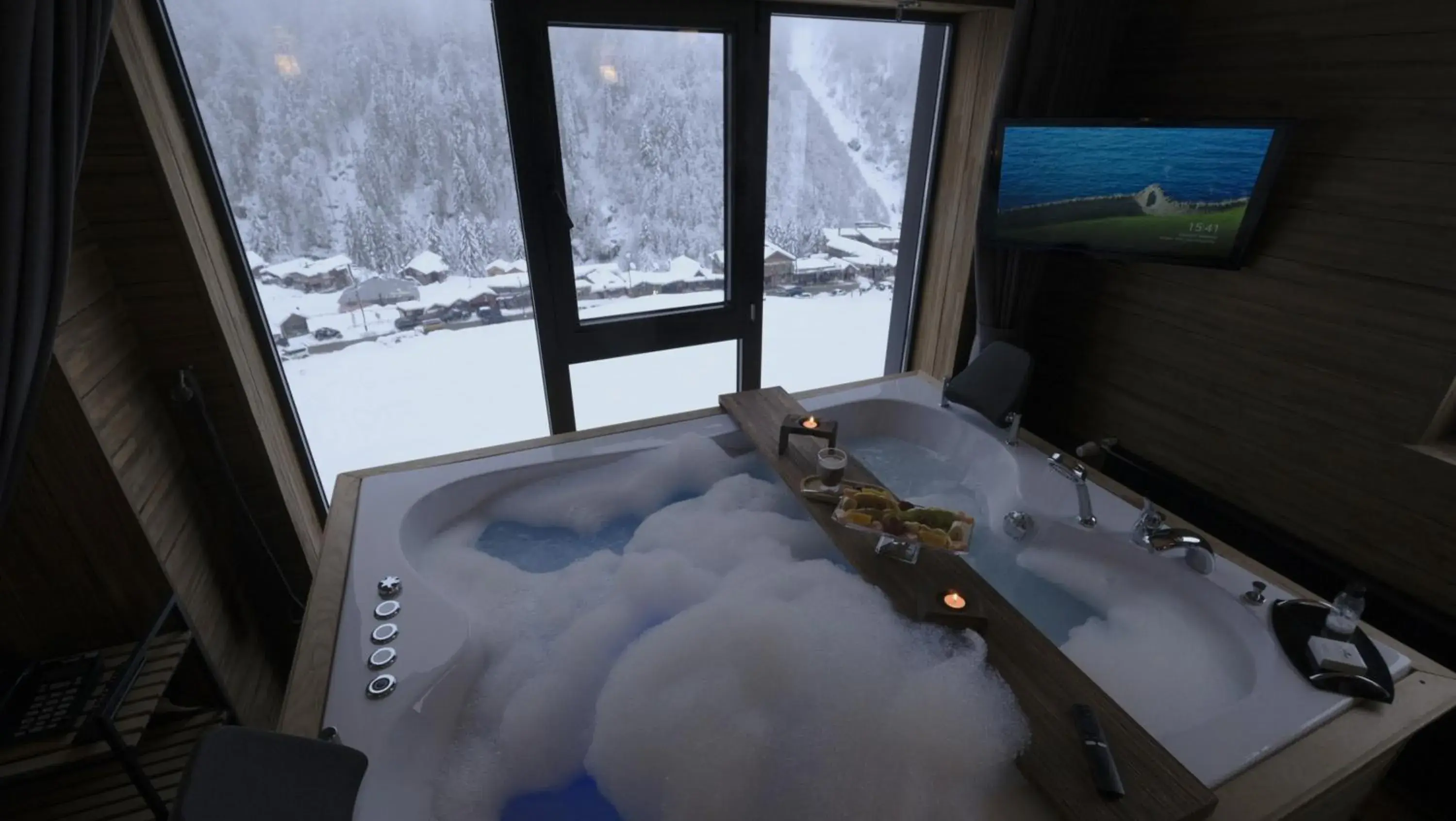 Limba Suite with Fire Place and Hot Tub - Waterfall View in Ayder Villa de Pelit Hotel Limba Suite with Fire Place and Hot Tub - Waterfall View in Ayder Villa de Pelit Hotel