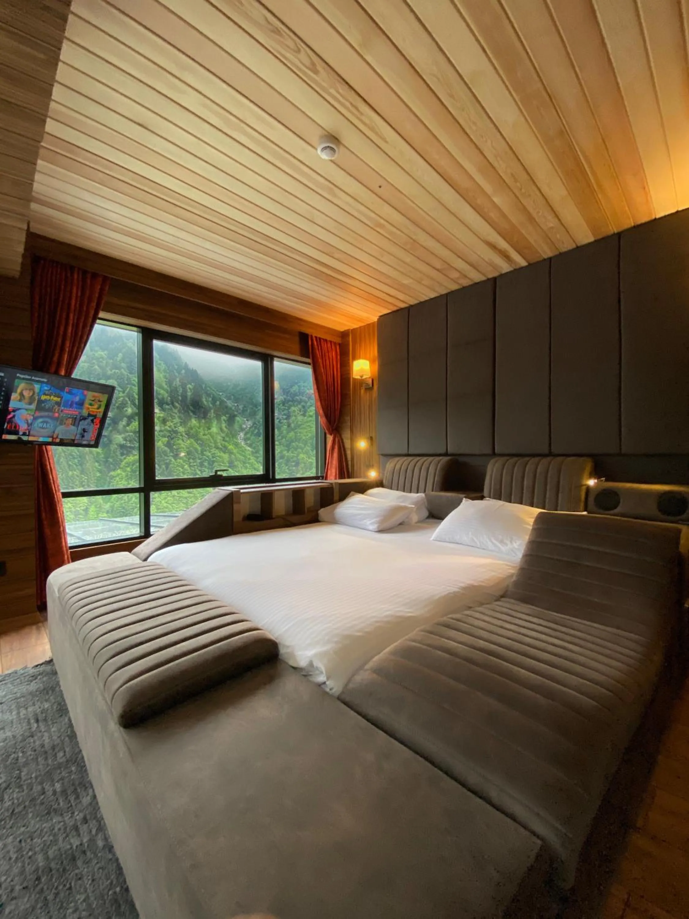 Bedroom, Bed in Ayder Villa de Pelit Hotel